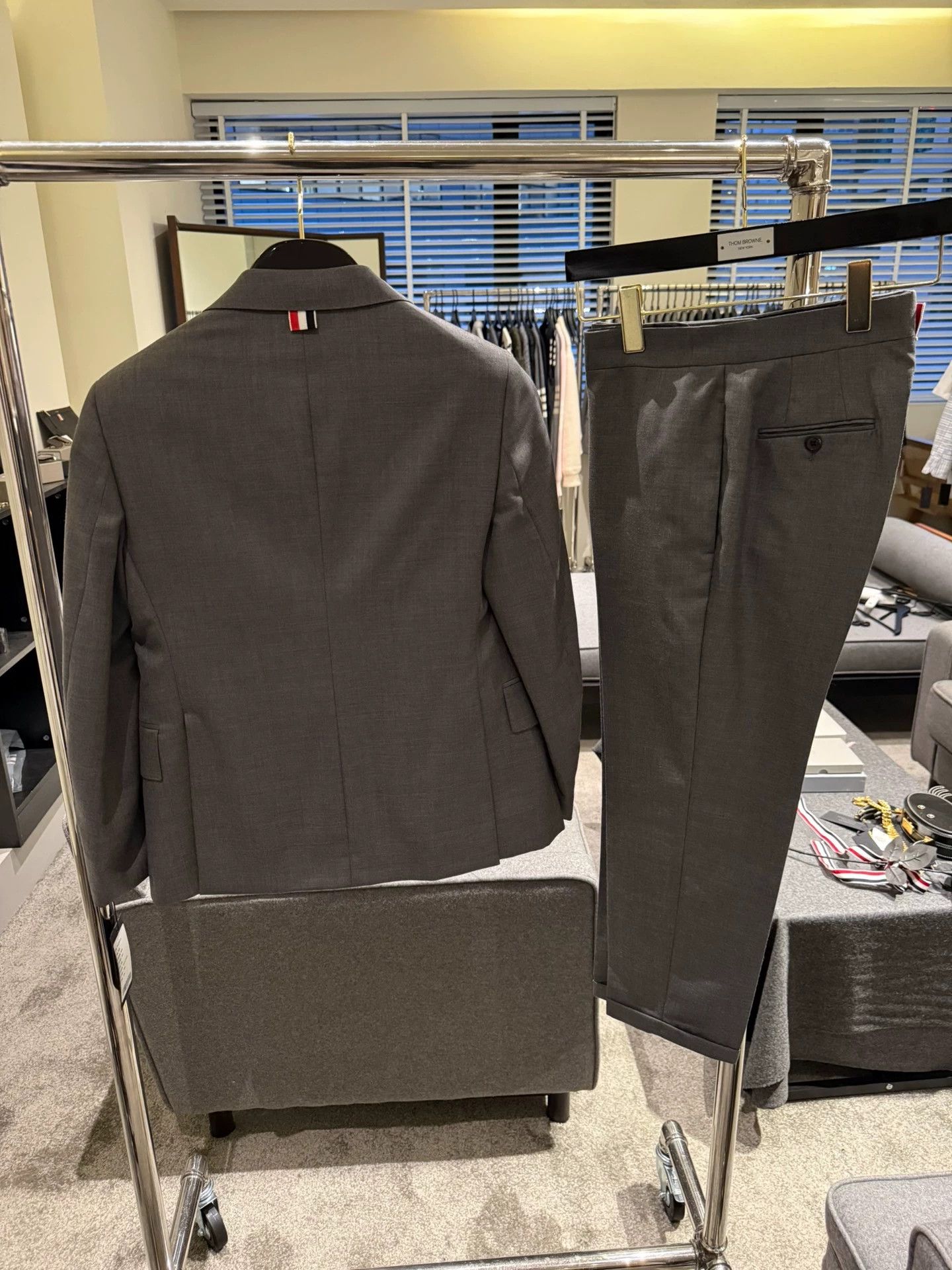 Thom Browne Thom Browne Women's Mid Gray Classic Suit 38 Size XS / US 0-2 / IT 36-38 - 2 Thumbnail