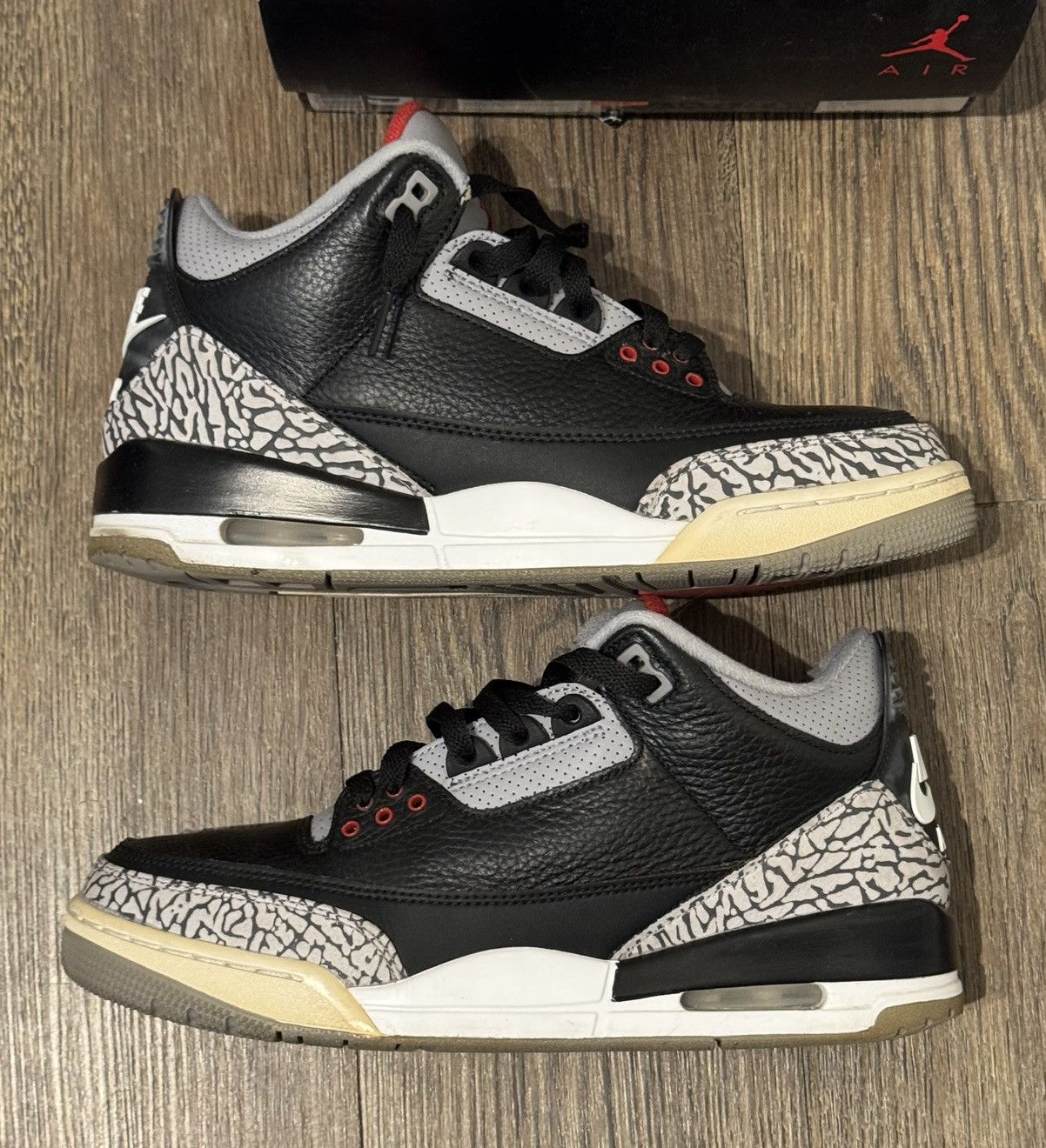 Air Jordan 3 OG Black Cement (2018)