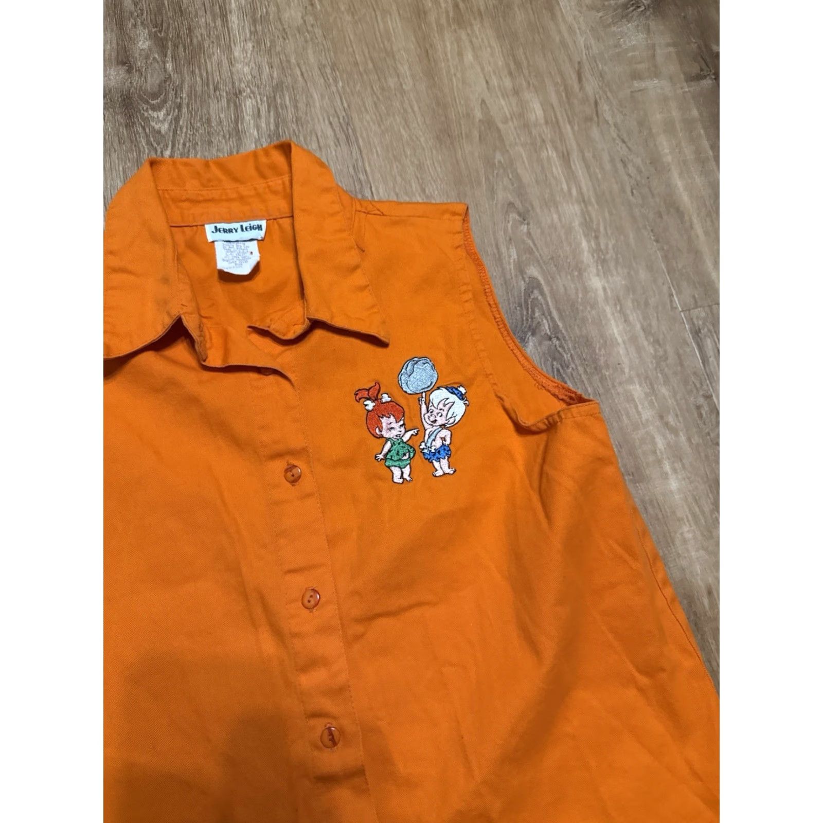 Vintage VINTAGE Flintstones Hawaiian Embroidered Sleeveless Button-Up Shirt M Orange Unisex Adults Medium Size M / US 6-8 / IT 42-44 - 5 Thumbnail