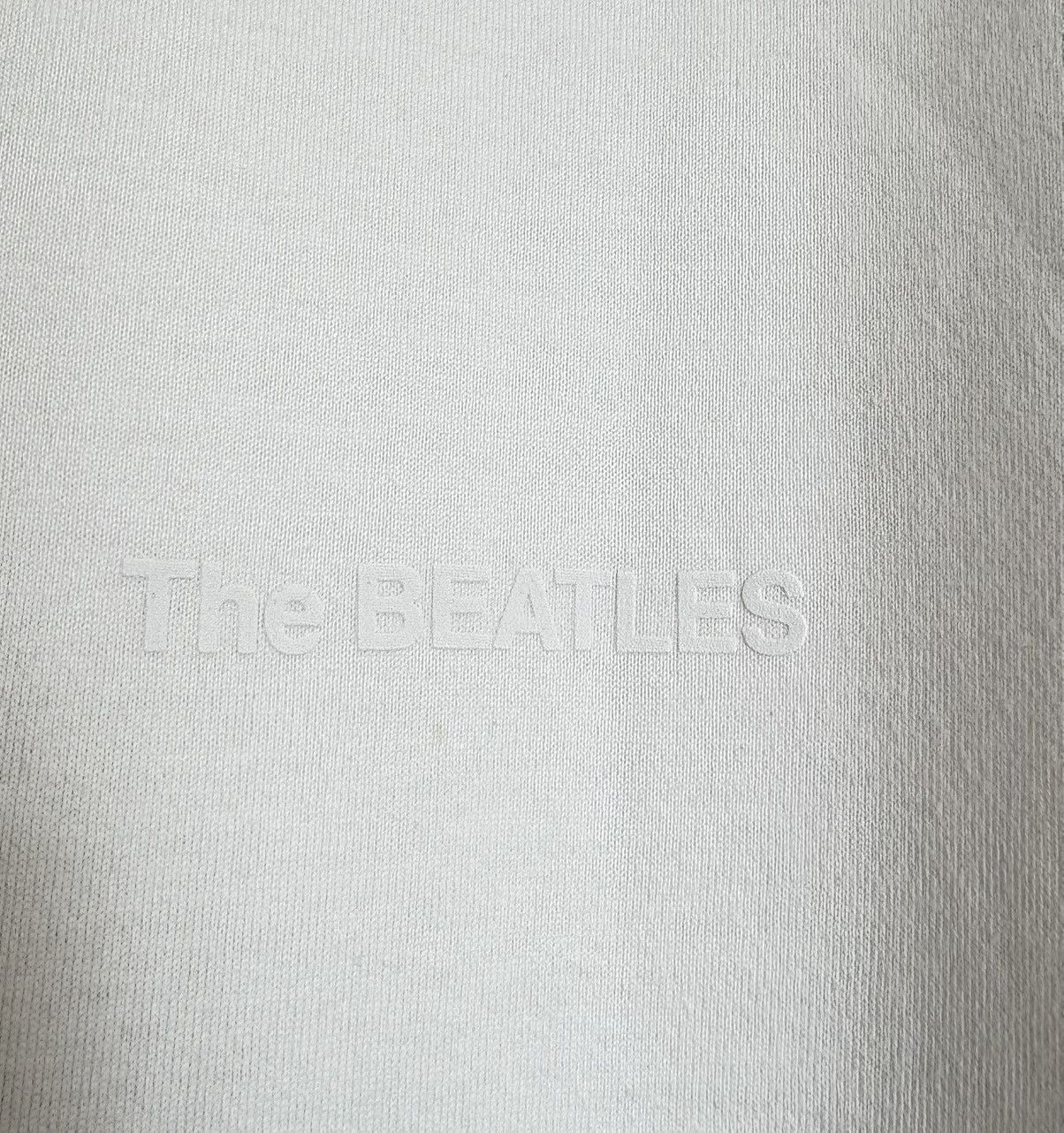 Uniqlo Beatles White Album Tshirt Size US XL / EU 56 / 4 - 1 Thumbnail