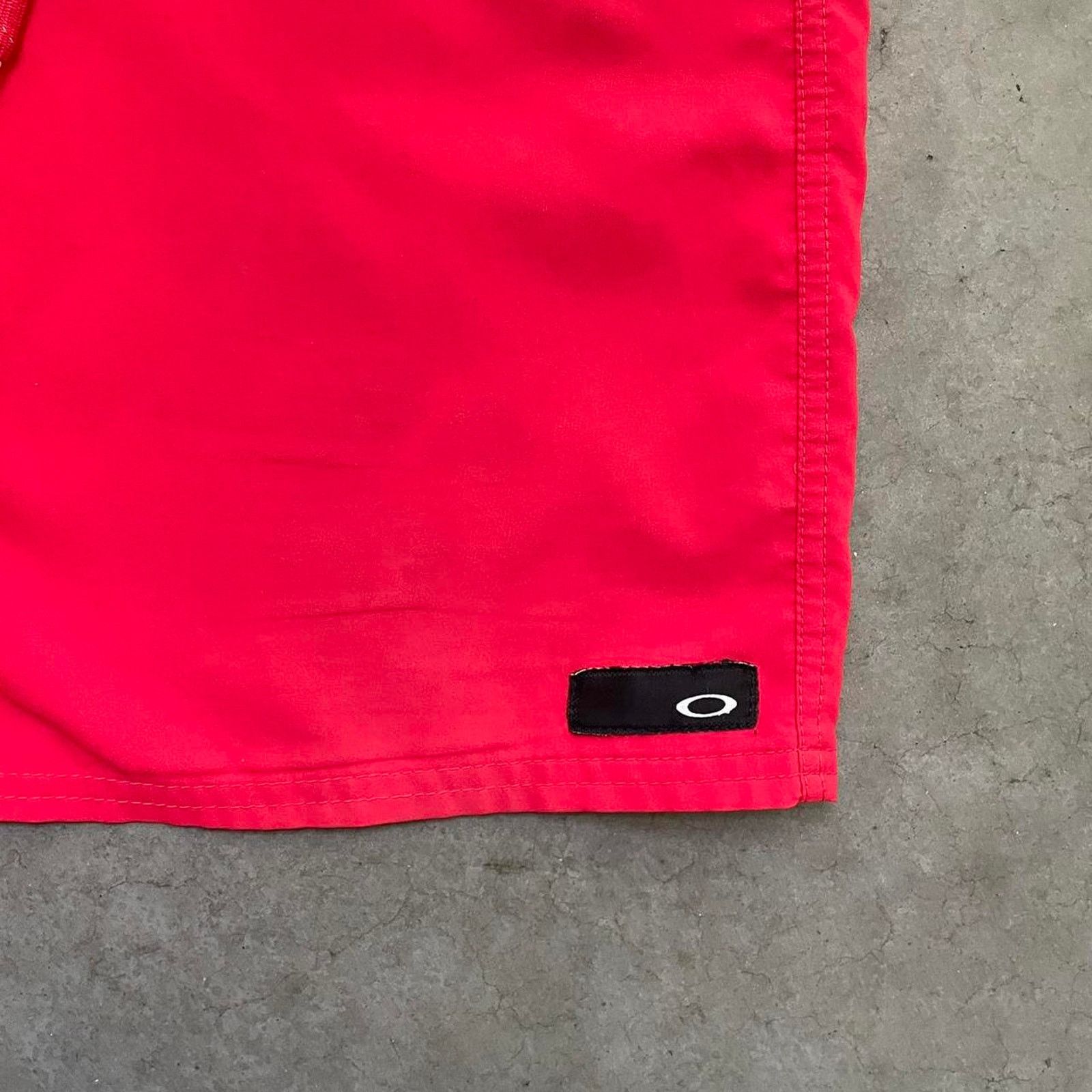 Oakley Oakley red pattern swim shorts Size US 36 / EU 52 - 5 Thumbnail