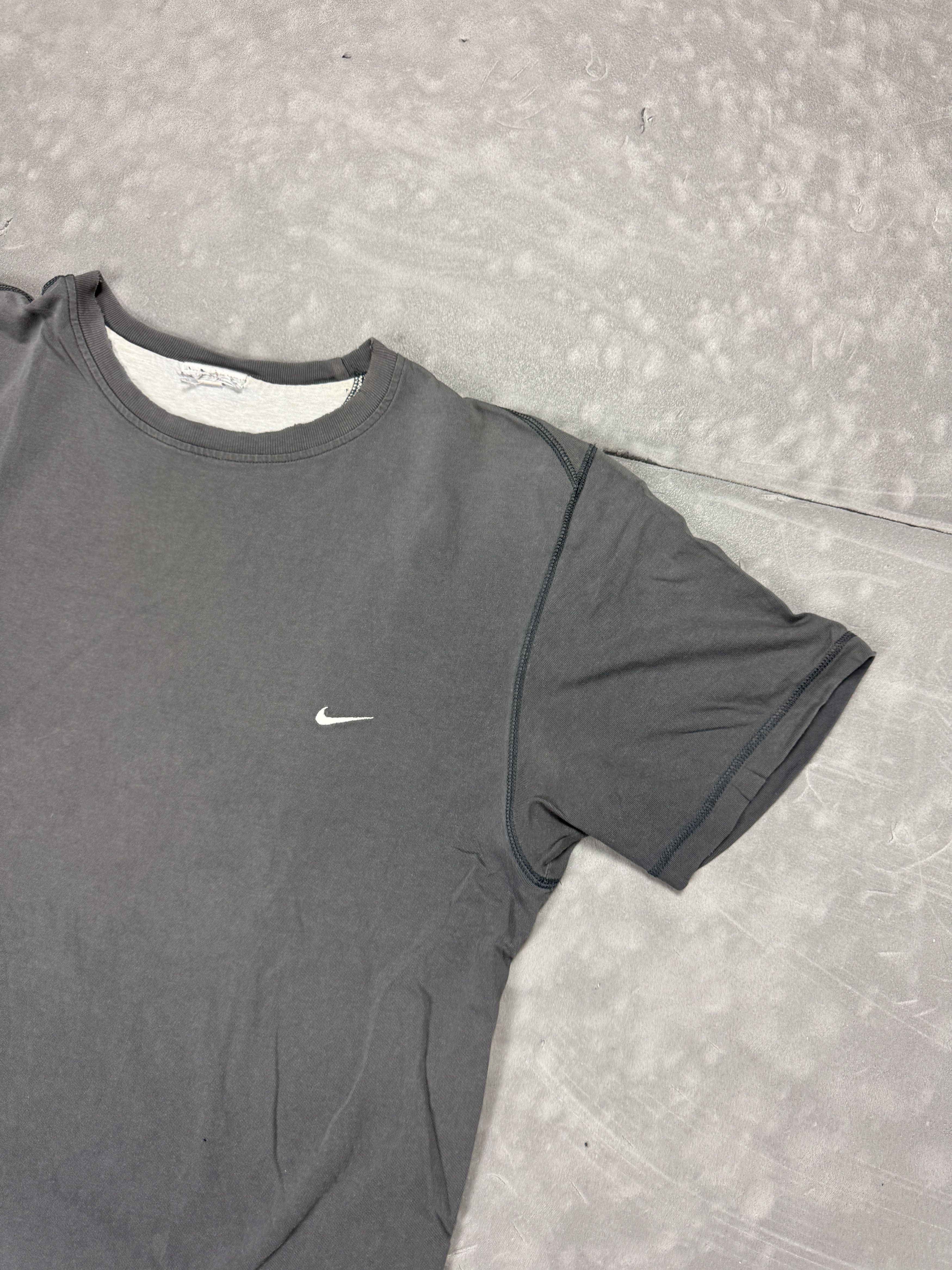 Nike × Vintage Vintage Nike washed T-shirt streetwear faded y2k 90s Size US M / EU 48-50 / 2 - 5 Thumbnail