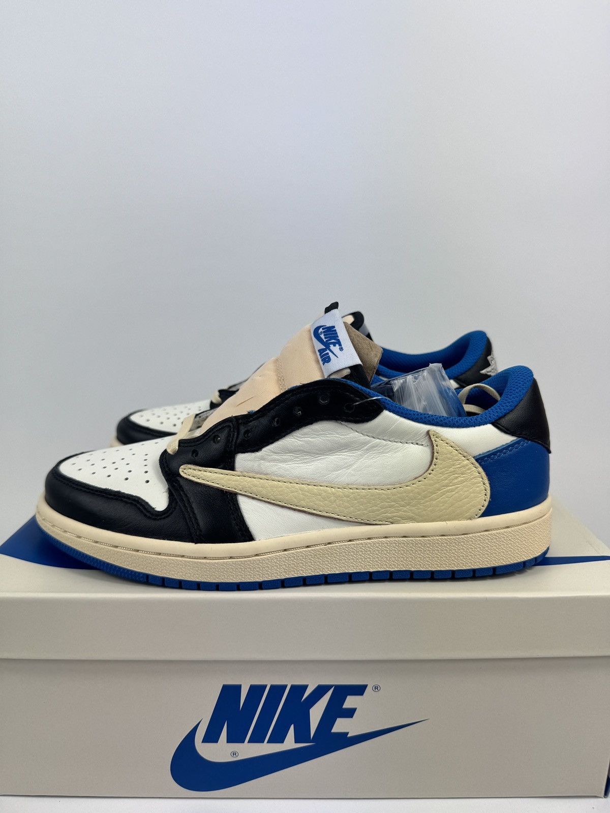 Nike × Travis Scott JORDAN 1 RETRO LOW FRAGMENT X TRAVIS SCOTT SNEAKERS Size US 6 / EU 39 - 3 Thumbnail
