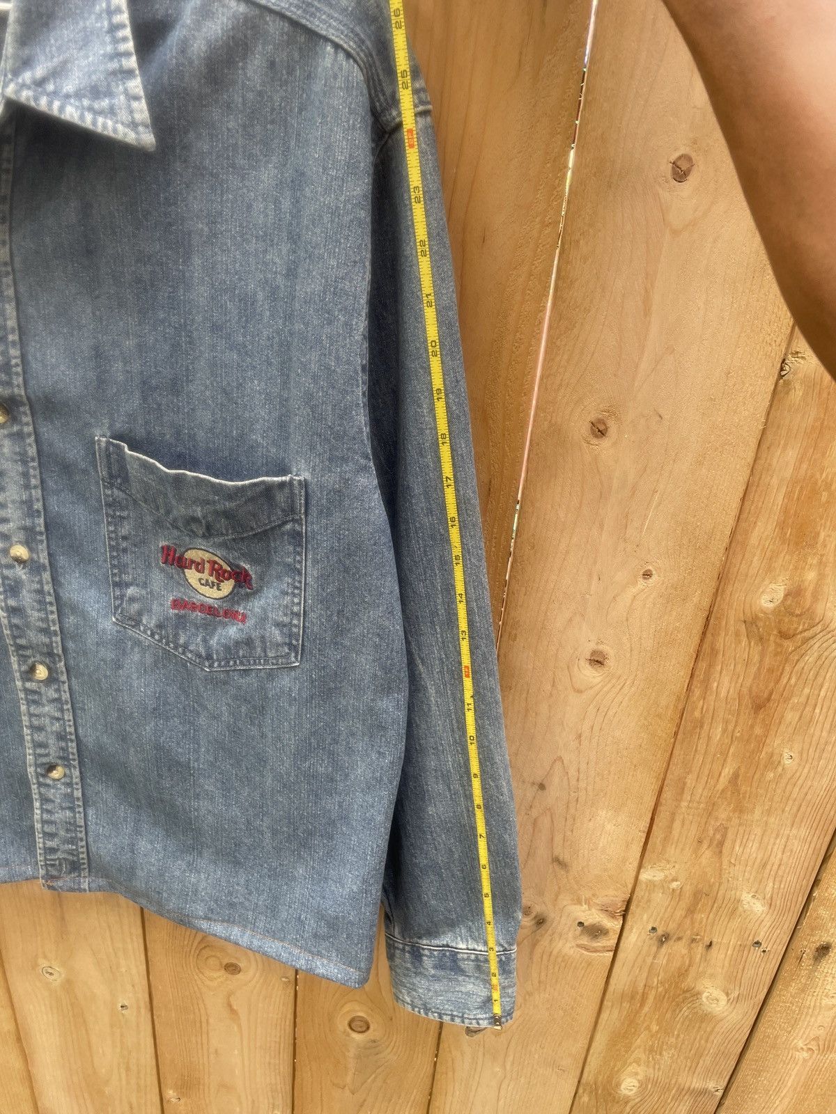 Hard Rock Cafe Custom Cropped Hard Rock Cafe denim buttonup Size US L / EU 52-54 / 3 - 8 Thumbnail