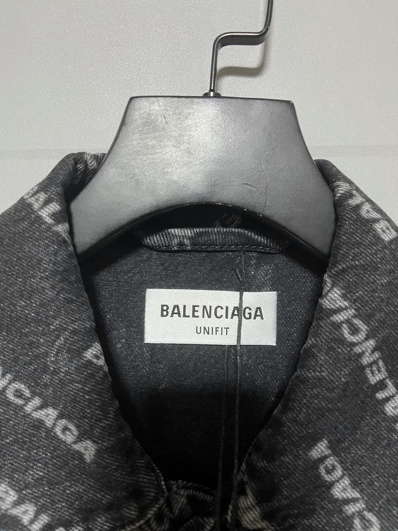 Balenciaga Balenciaga vintage bullet screen printed logo denim jacket- Size US XS / EU 42 / 0 - 3 Thumbnail