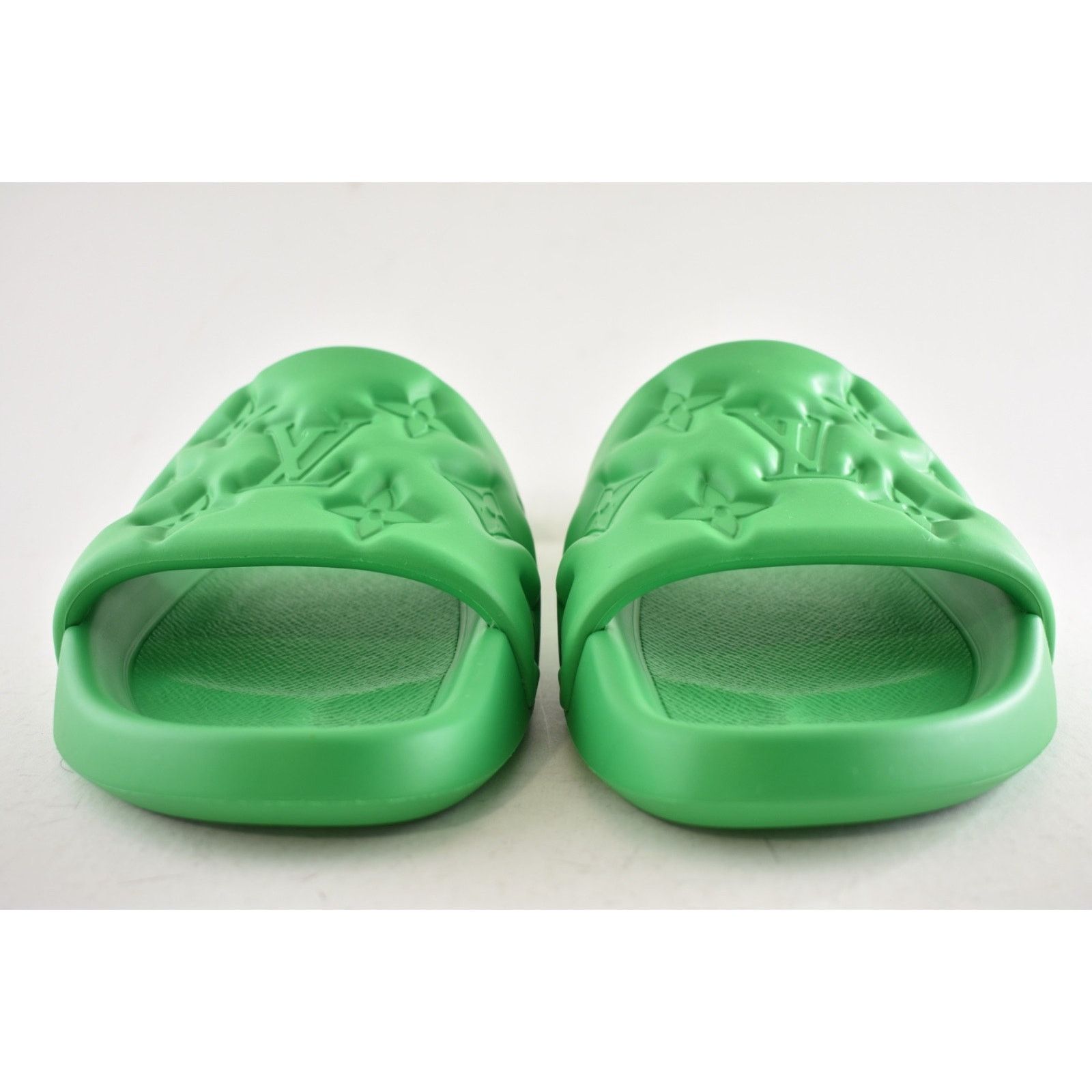 Louis Vuitton Louis Vuitton Waterfront Mule Slide Sandal UK 9 US 10 11 Size US 10 / EU 43 - 8 Thumbnail