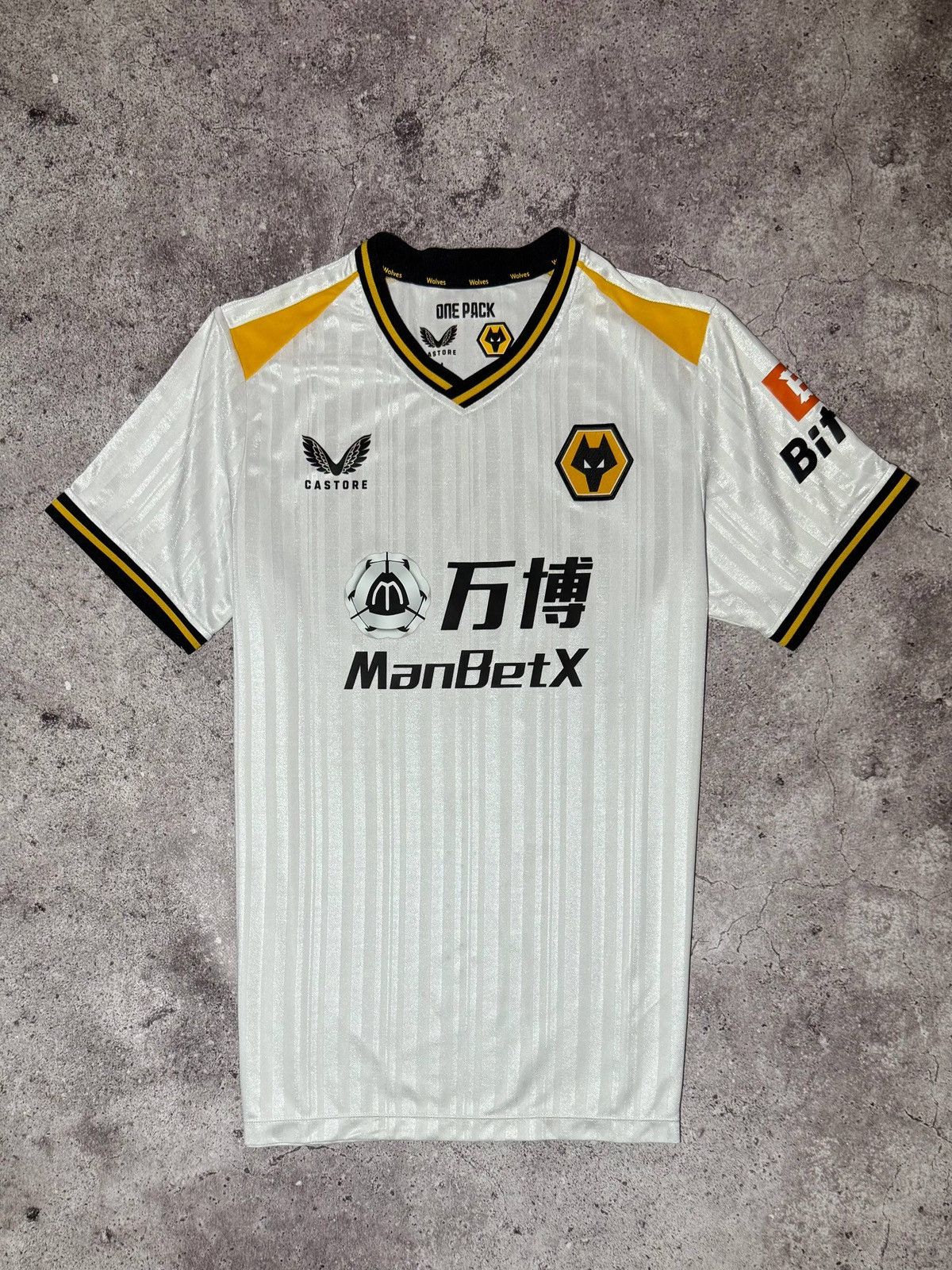 Castore Wolverhampton Wanderers Football Away T-shirt 2021/22 Jersey Size US M / EU 48-50 / 2 - 1 Thumbnail