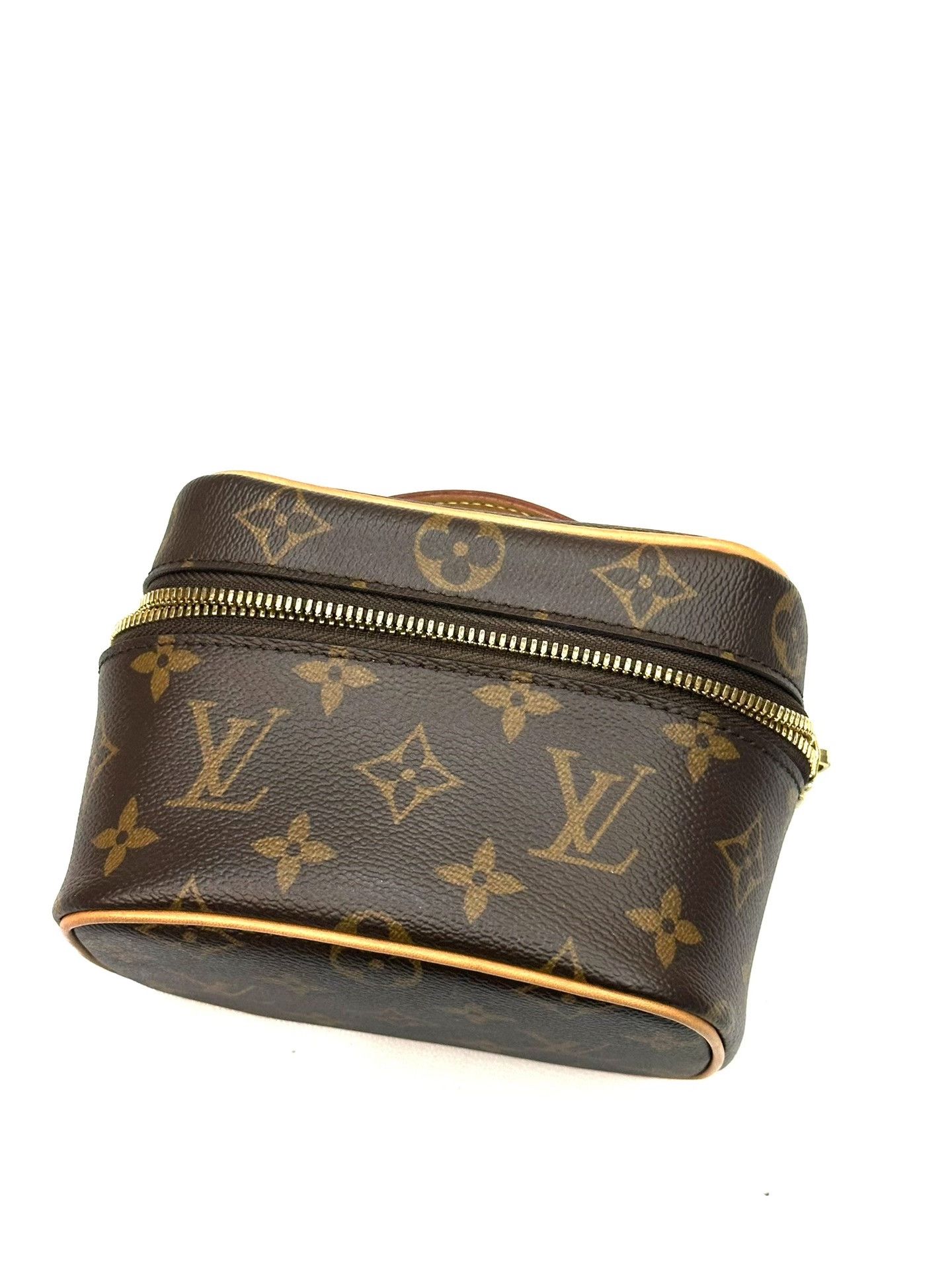 Louis Vuitton Louis Vuitton Classic Monogram Nice Nano Pouch Size ONE SIZE - 1 Thumbnail