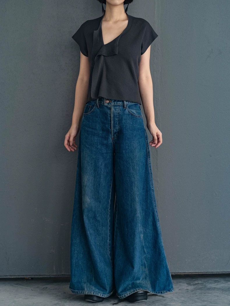 Comme des Garcons Comme Des Garcons Grey asymmetric wool knit top Size XS / US 0-2 / IT 36-38 - 2 Thumbnail