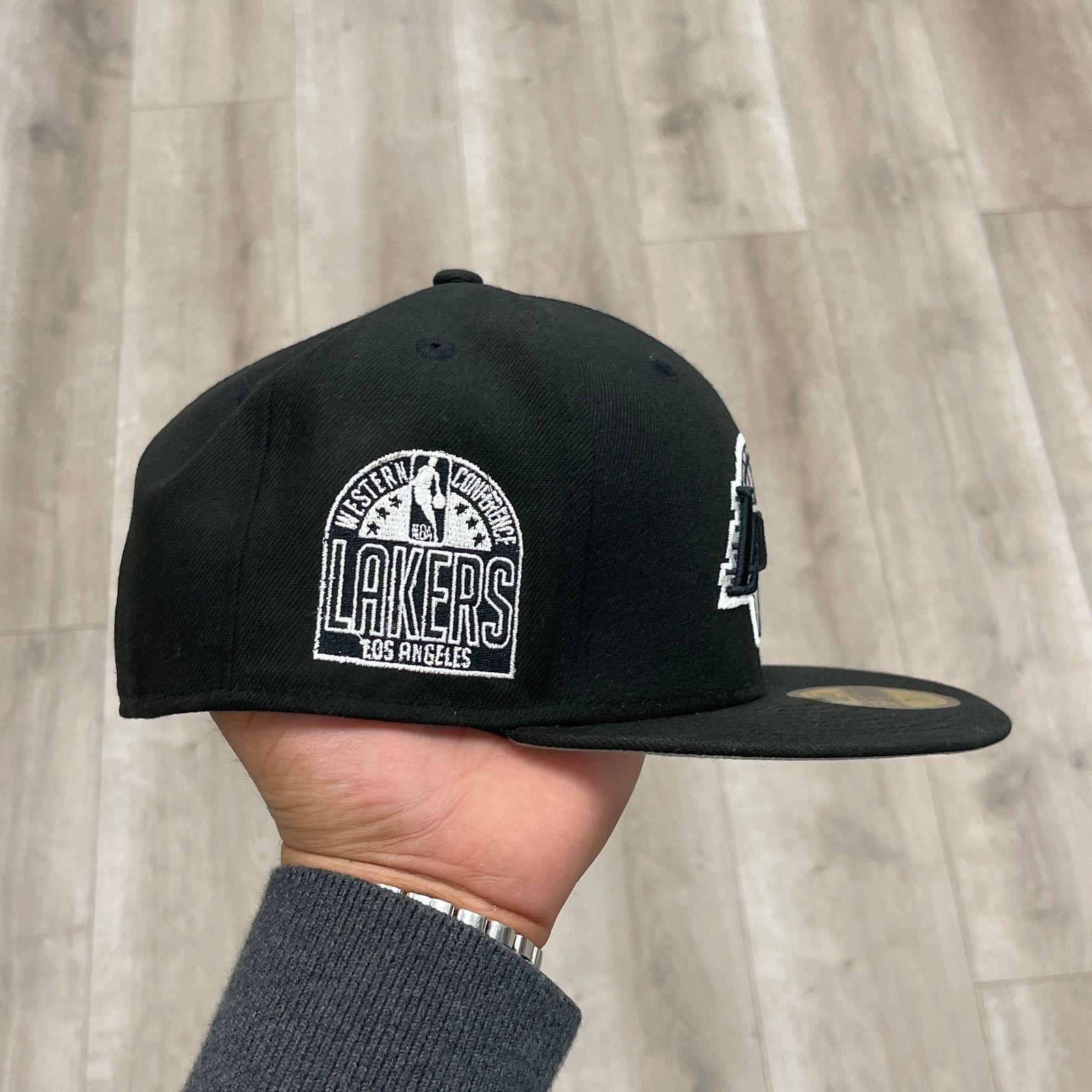 New Era LOS ANGELES LAKERS SIDEPATCH WESTERN CONFERENCE HAT 7 1/4 Size ONE SIZE - 4 Thumbnail