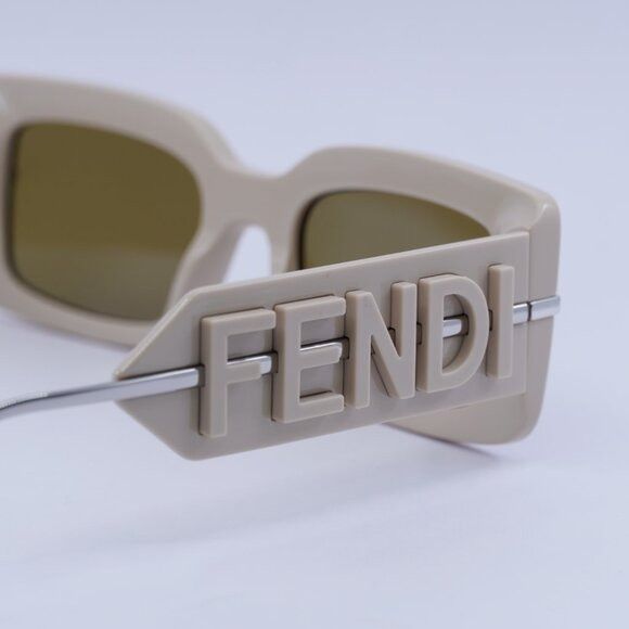 Fendi Fendi FE40133I 57E Sunglasses Brown/Silver Rectangle Frame Size ONE SIZE - 9 Thumbnail