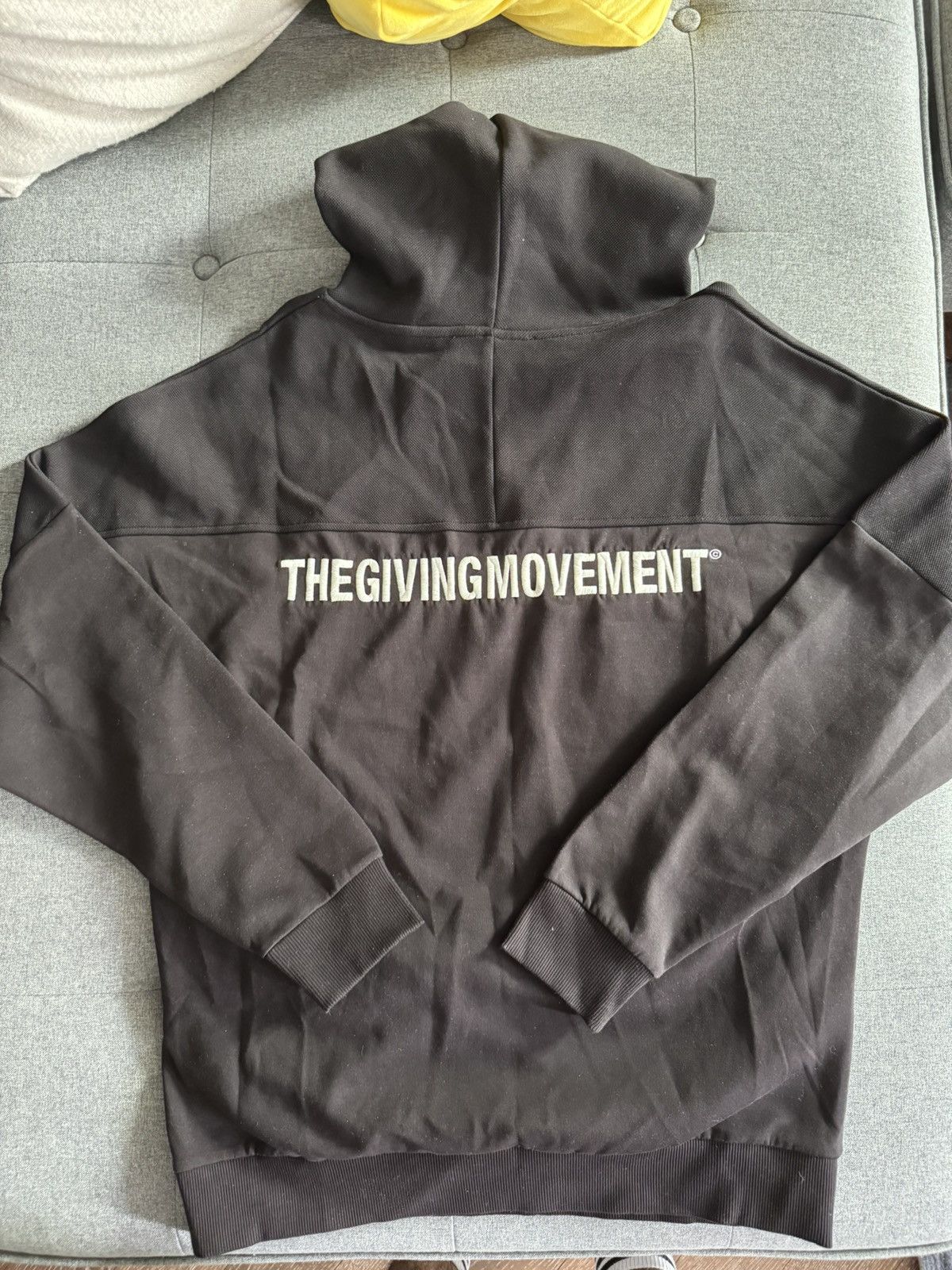 Designer The Giving Moment Hoodie (UAE brand) Size US M / EU 48-50 / 2 - 4 Thumbnail