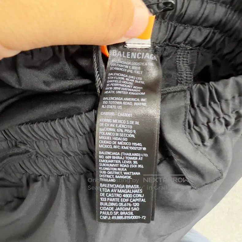Balenciaga Balenciaga size XL Black Double-Ring Embroidered Sports Sh Size US 27 - 5 Thumbnail