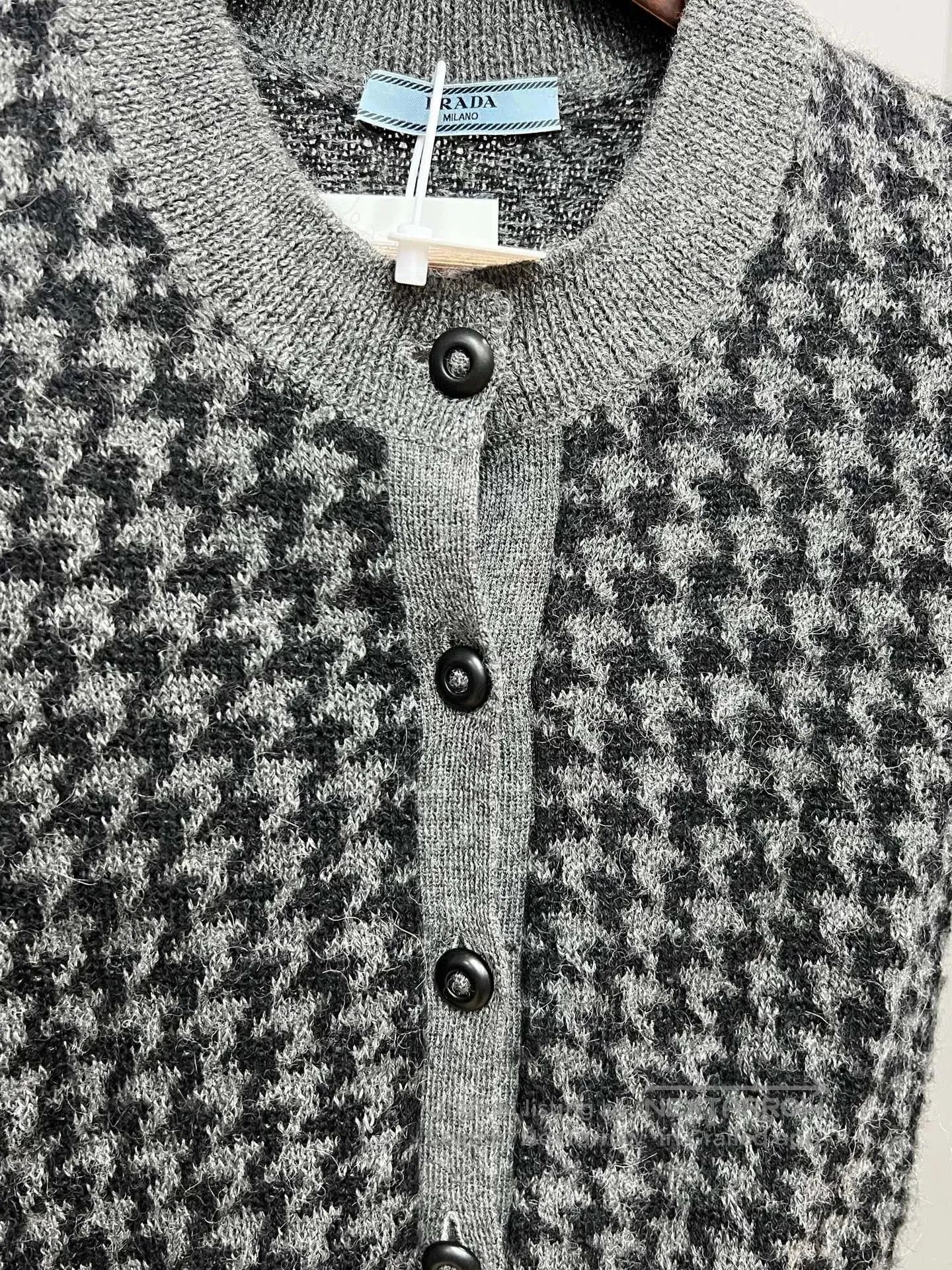 Prada prada houndstooth cashmere cardigan. Size M / US 6-8 / IT 42-44 - 3 Thumbnail