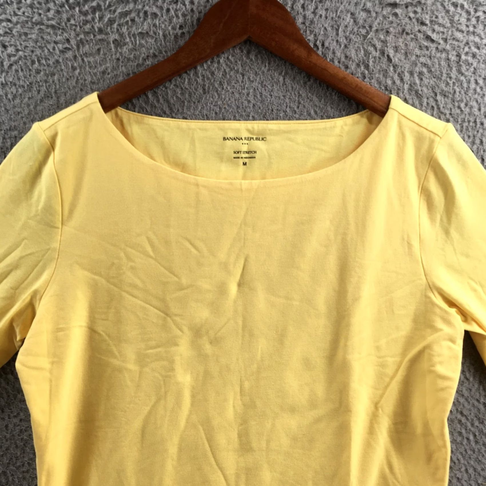 Banana Republic Banana Republic Shirt Womens M Soft Stretch Scoop Neck Yellow Short Sleeve Top Size M / US 6-8 / IT 42-44 - 2 Thumbnail