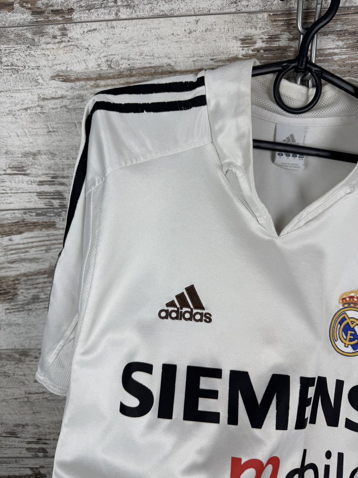 Adidas Mens Vintage Adidas Real Madrid 2003/04 home t-shirt jersey Size US M / EU 48-50 / 2 - 6 Thumbnail
