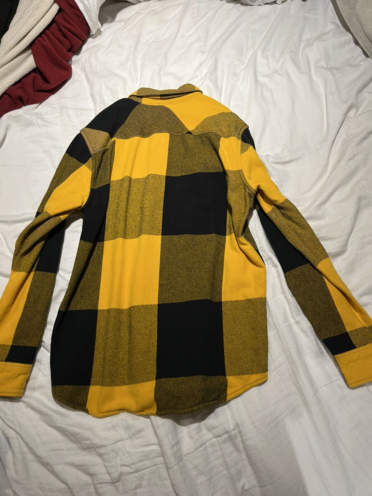 American Eagle Outfitters Yellow/Black Flannel AE button up Size US M / EU 48-50 / 2 - 2 Thumbnail