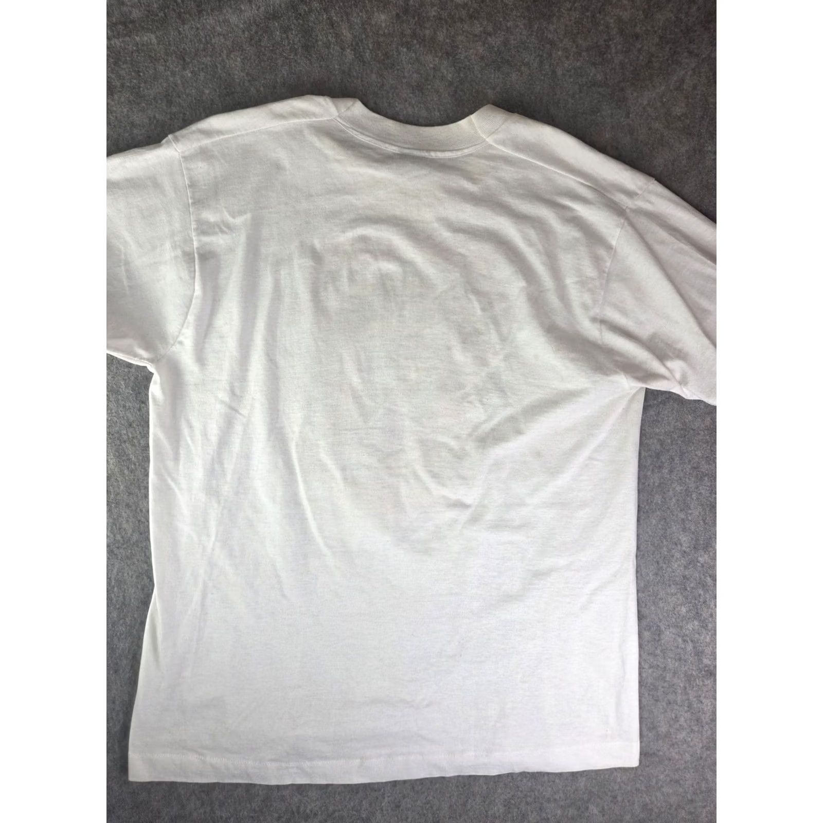Vintage VINTAGE Airborne 101st Screaming Eagles T Shirt Men L White WWII Veteran Distressed Soldier Short Sleeve Size US L / EU 52-54 / 3 - 5 Thumbnail