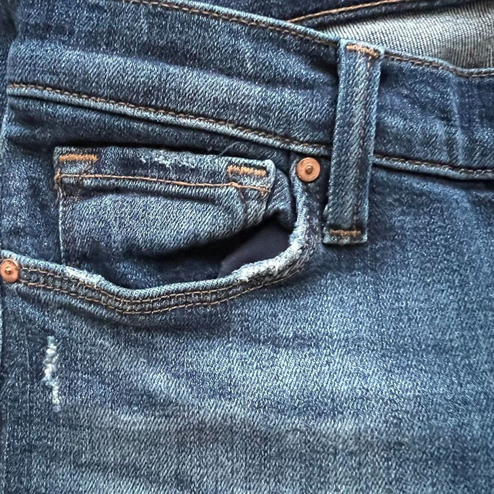 J Brand J Brand Blue Medium Wash Mid-Rise Skinny Leg Jean, US24 Size 24" / US 00 / IT 34 - 8 Thumbnail