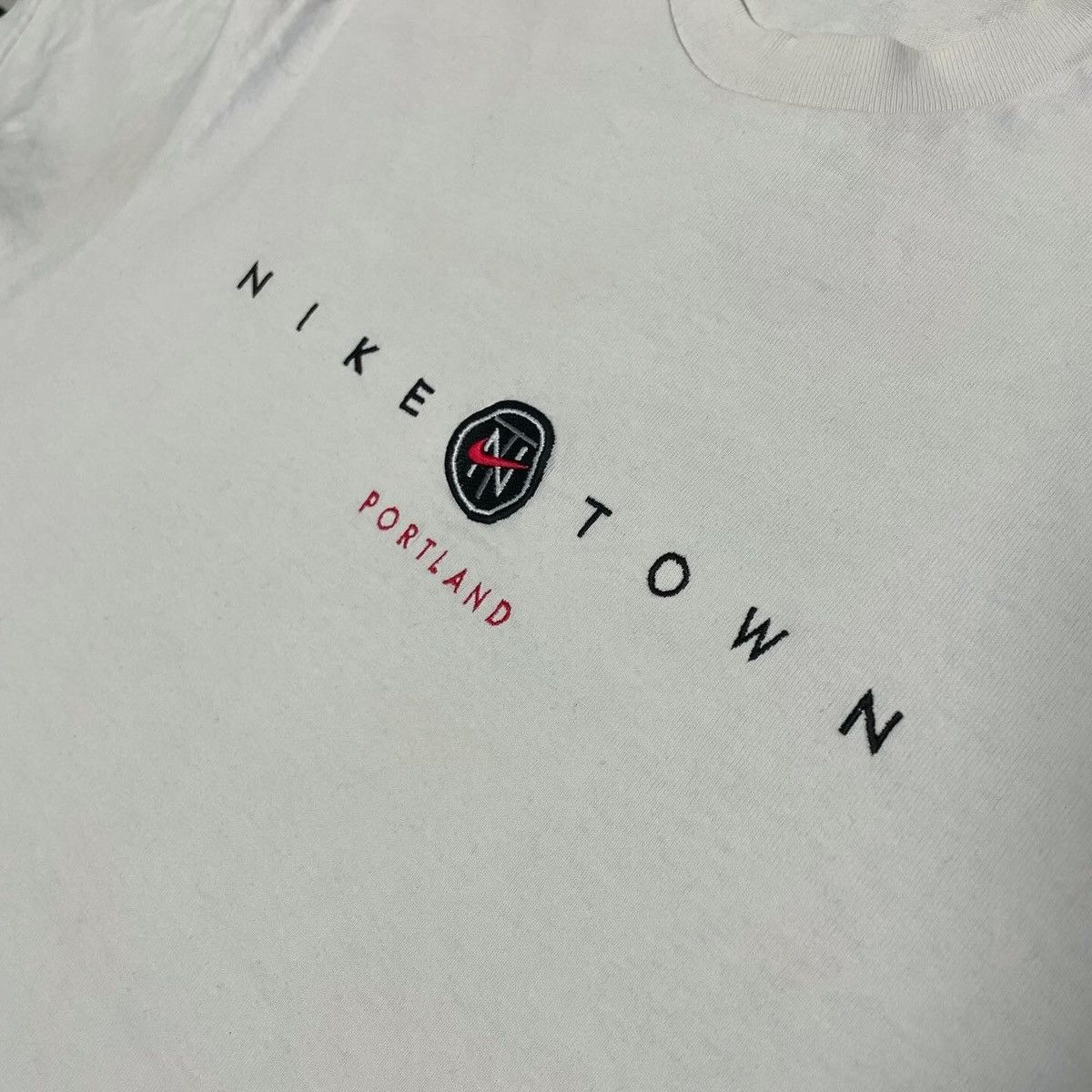Nike Vintage Nike Town Portland Tee t-shirt 90s rare Size US M / EU 48-50 / 2 - 4 Thumbnail