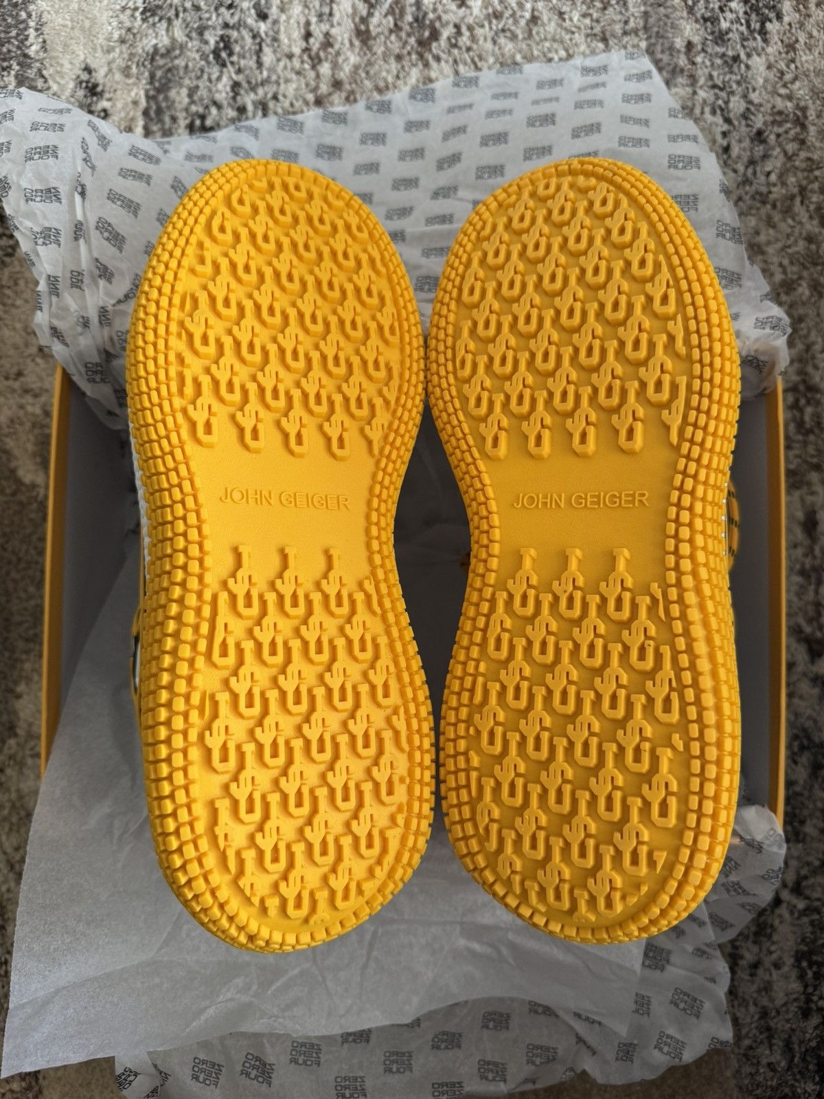John Geiger 004 F/F "412 DAY" PITTSBURGH EXCLUSIVE, YELLOW BOTTOM Size US 10 / EU 43 - 5 Thumbnail