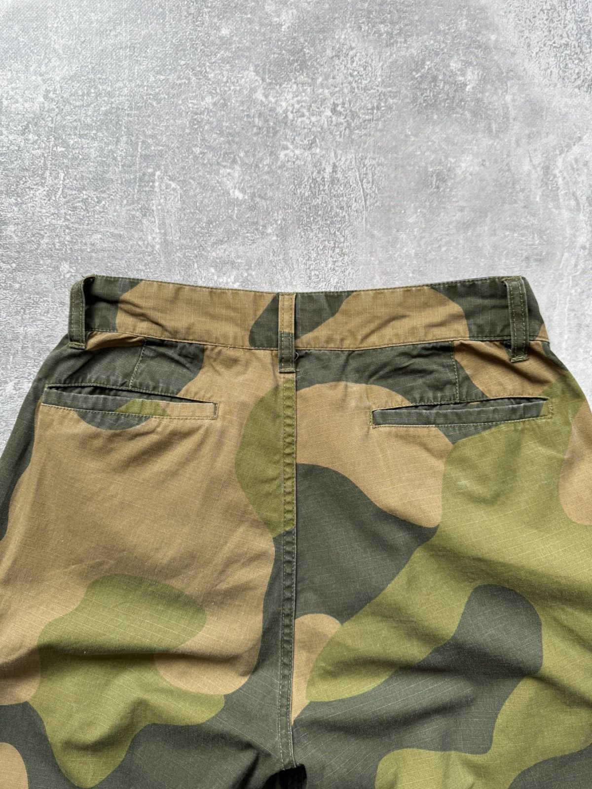 Japanese Brand Obey Baggy Camo Cargo Pants Size US 30 / EU 46 - 7 Thumbnail