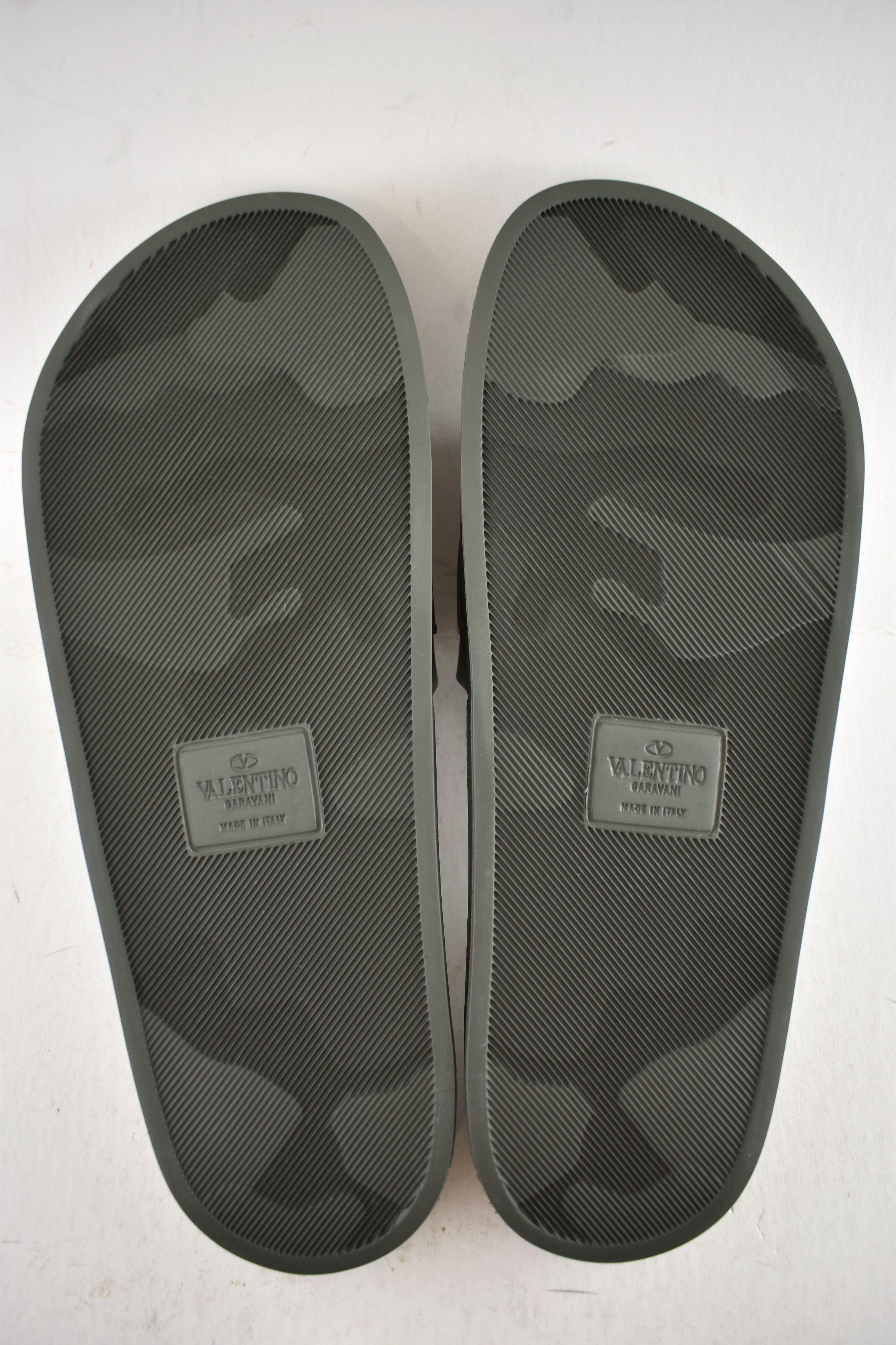 Valentino Garavani VLTN Yellow Logo Rubber Pool Slide Sandal 44 11 Size US 11 / EU 44 - 11 Thumbnail