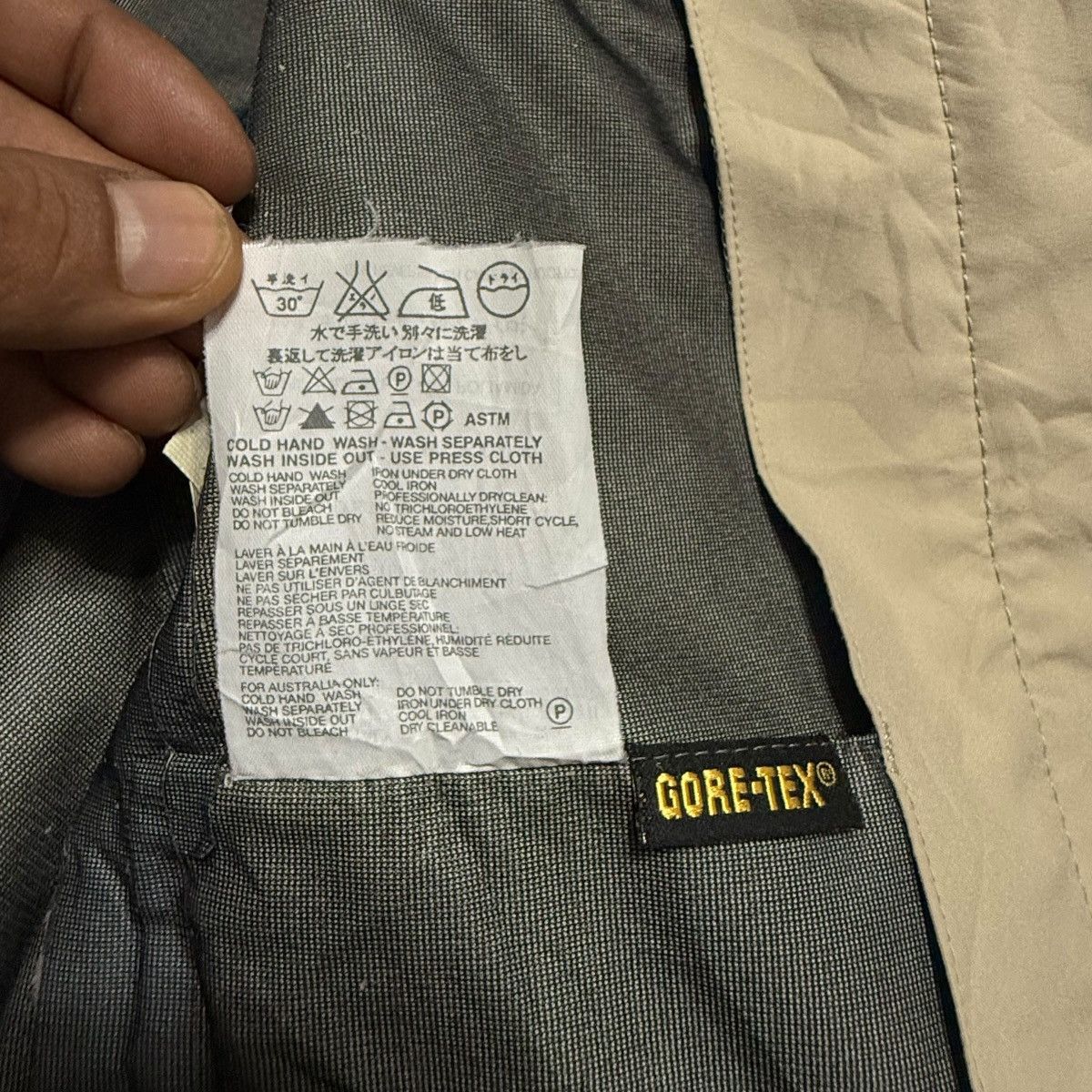 Prada Prada x Goretex Women Jacket Size XS / US 0-2 / IT 36-38 - 9 Thumbnail