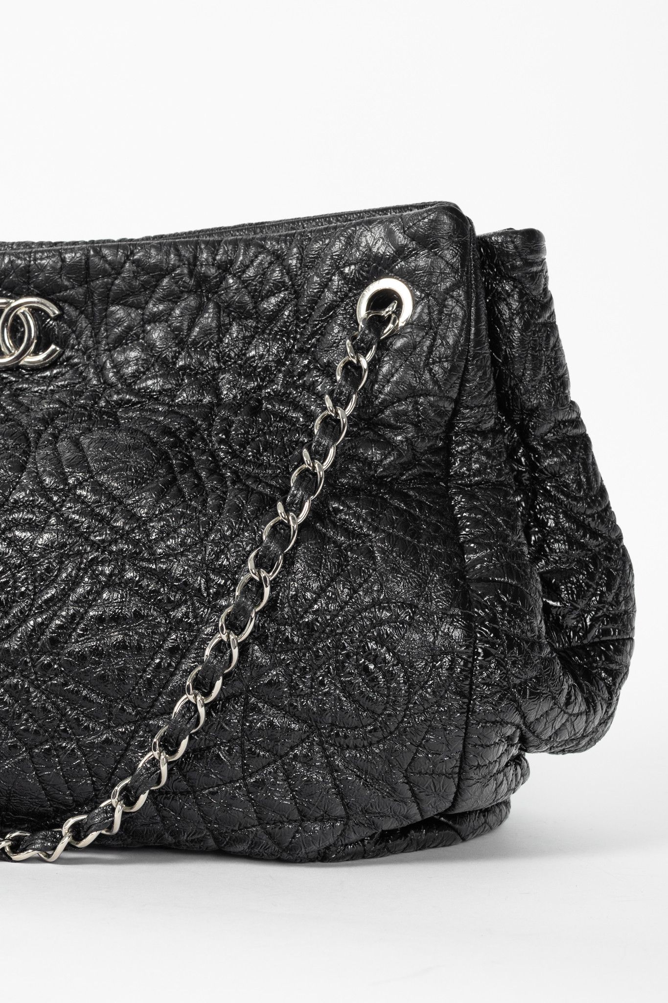 Chanel Chanel Graphic Edge Black Shiny Vinyl Quilted Tote Size ONE SIZE - 6 Thumbnail