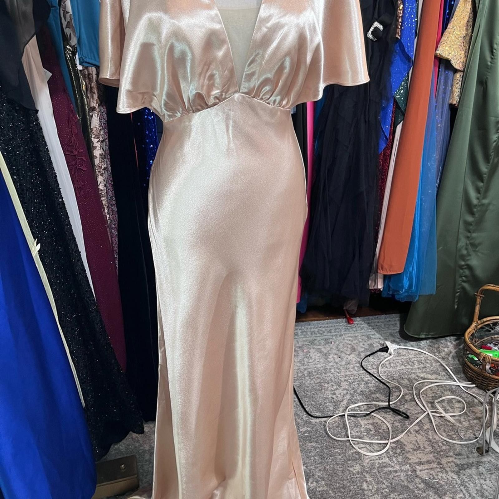 Other Chic Satin Maxi Dress in Cream Size M / US 6-8 / IT 42-44 - 1 Thumbnail