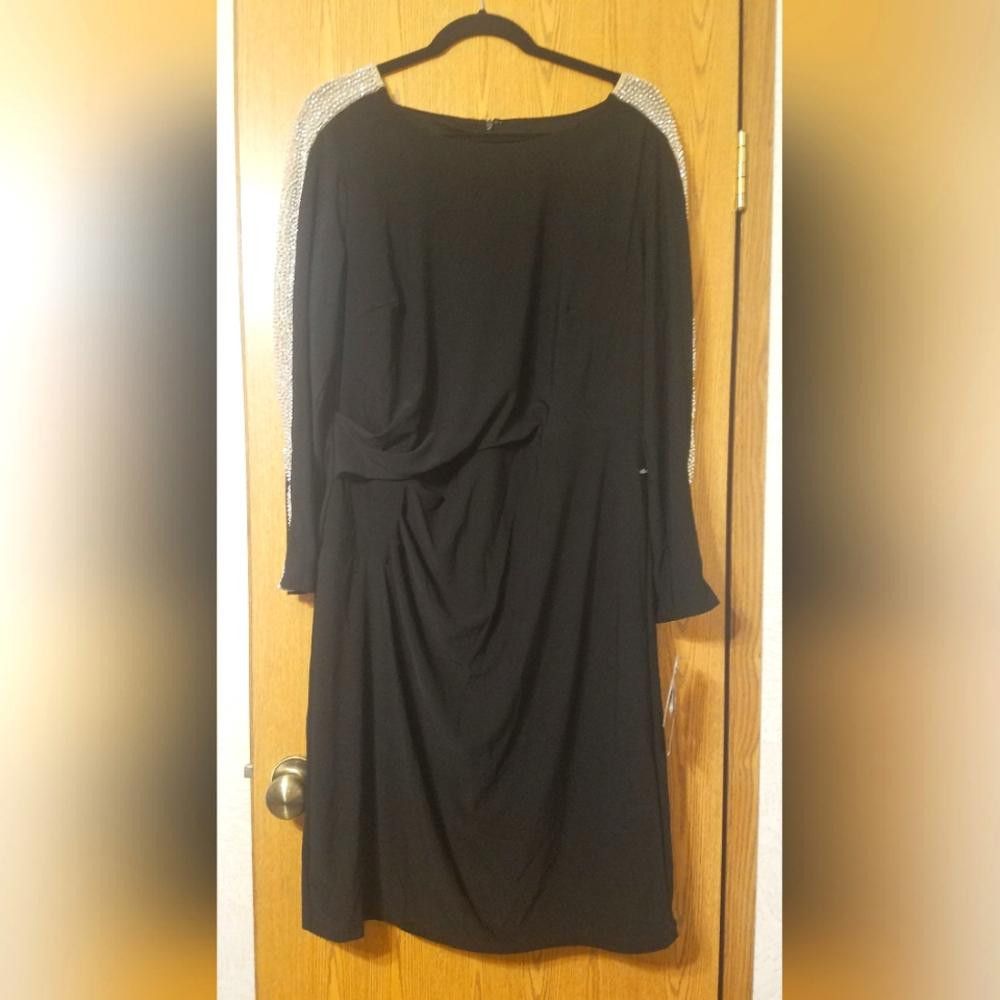 Designer NWT Xscape Dress Size 14W Size XL / US 12-14 / IT 48-50 - 1 Thumbnail