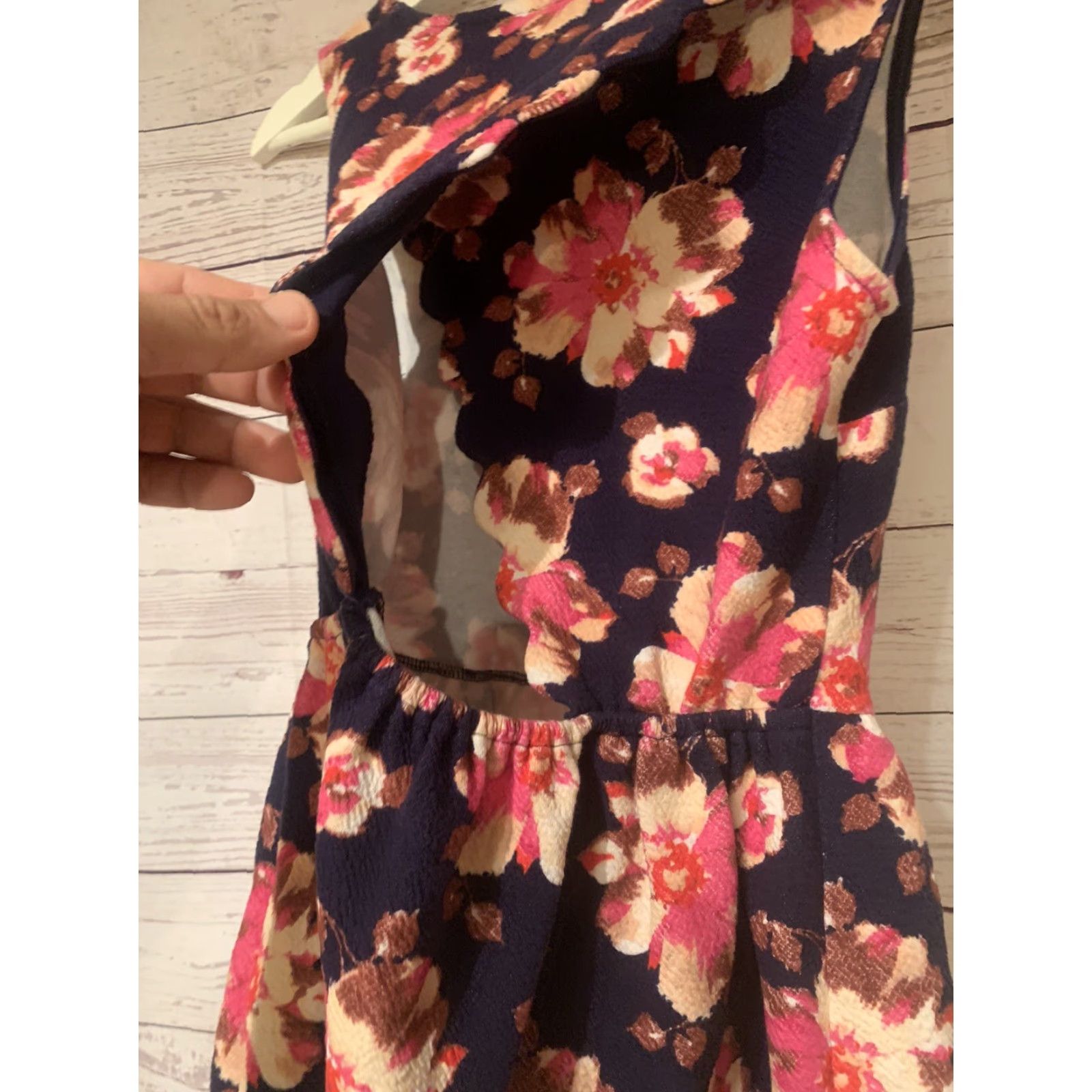 Anthropologie Anthropologie Women’s Blouse Camisole Sleeveless Floral Pattern XS Blue Classic Work Career Elegant 90s? Size XS / US 0-2 / IT 36-38 - 5 Thumbnail