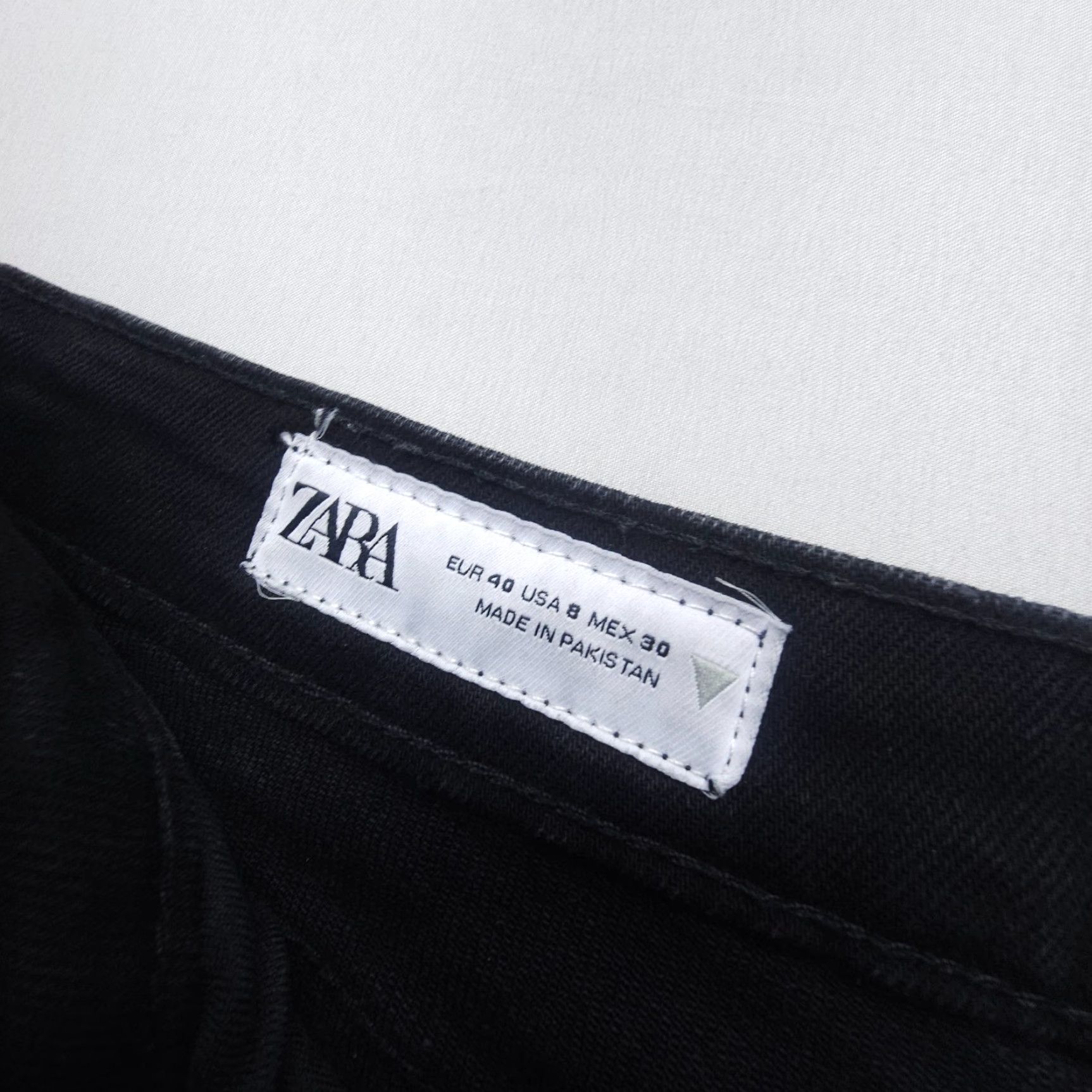Zara Zara Jeans Straight Black Dark Wash 8 25" Inseam Denim Cotton Blend 5-Pocket Regular Stretch Vintage No Logo Women's Jeans Size 30" / US 8 / IT 44 - 3 Thumbnail