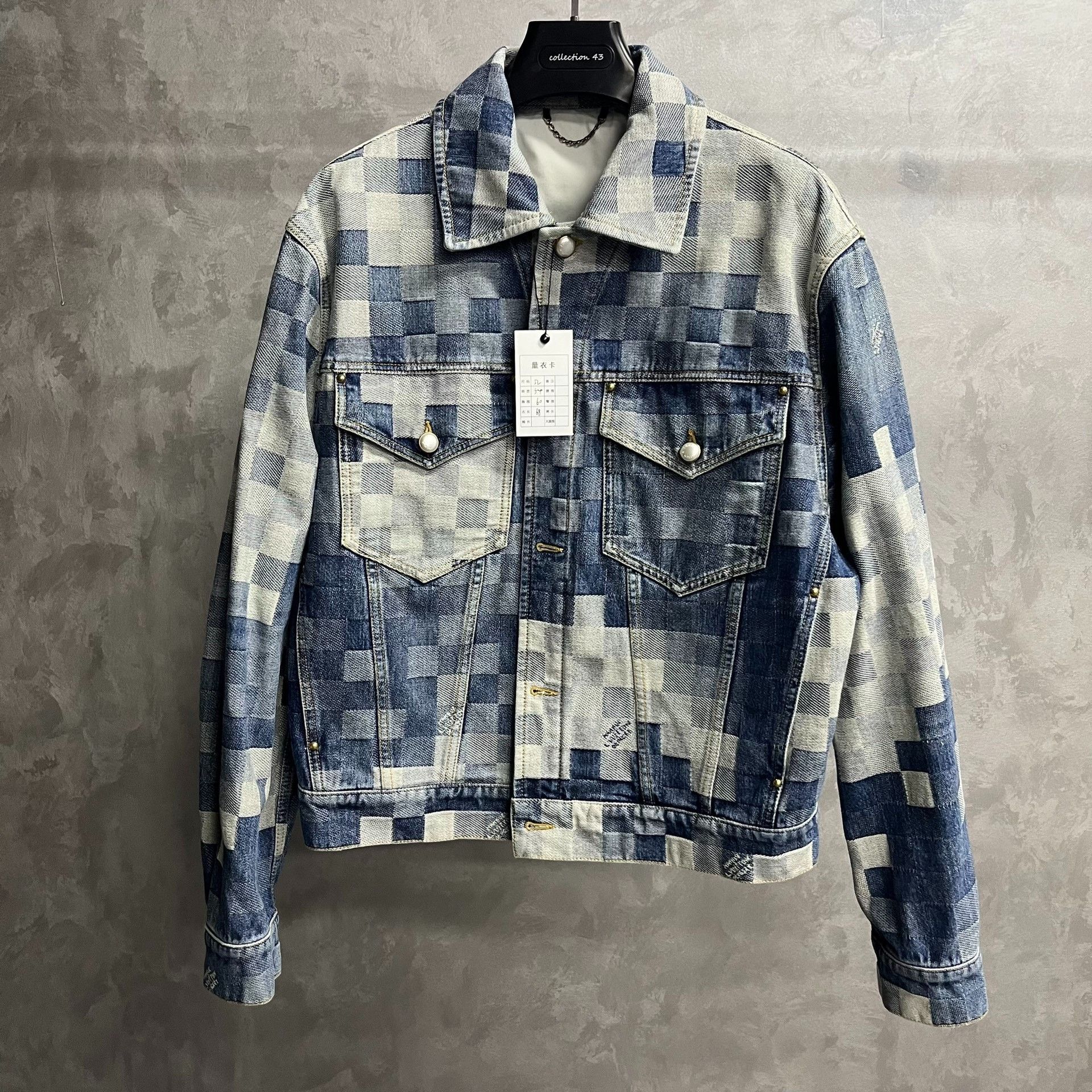 Louis Vuitton Louis Vuitton 24 latest Louis Vuitton co-branded collection Size US L / EU 52-54 / 3 - 1 Thumbnail