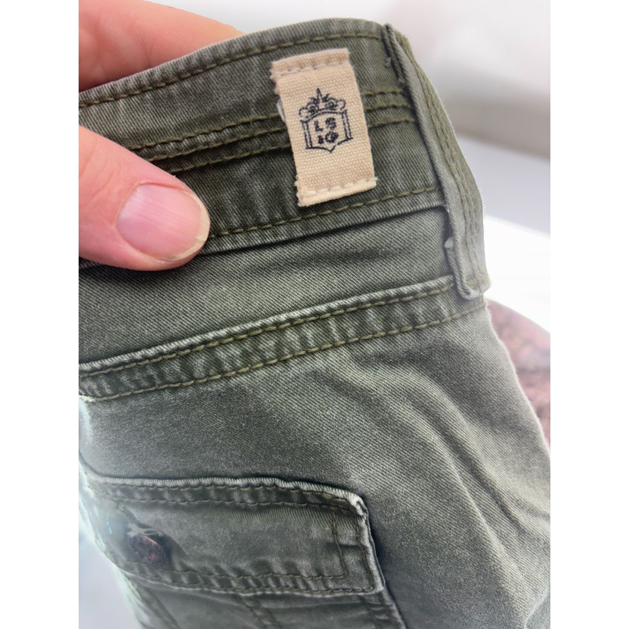 Levi's Levis Green Capri Pants Womens Size 14 Cotton & Elastane 36x Size 36" / US 14 / IT 50 - 3 Thumbnail