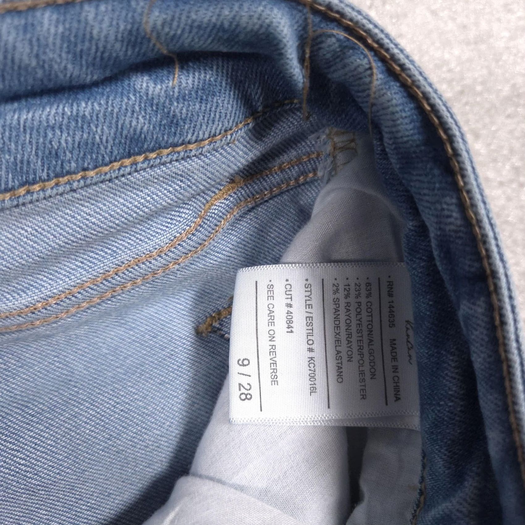 Vintage VINTAGE KanCan Jeans Womens Juniors 9/28 Light Wash Distressed Skinny Stretch Denim Size 30" / US 8 / IT 44 - 7 Thumbnail