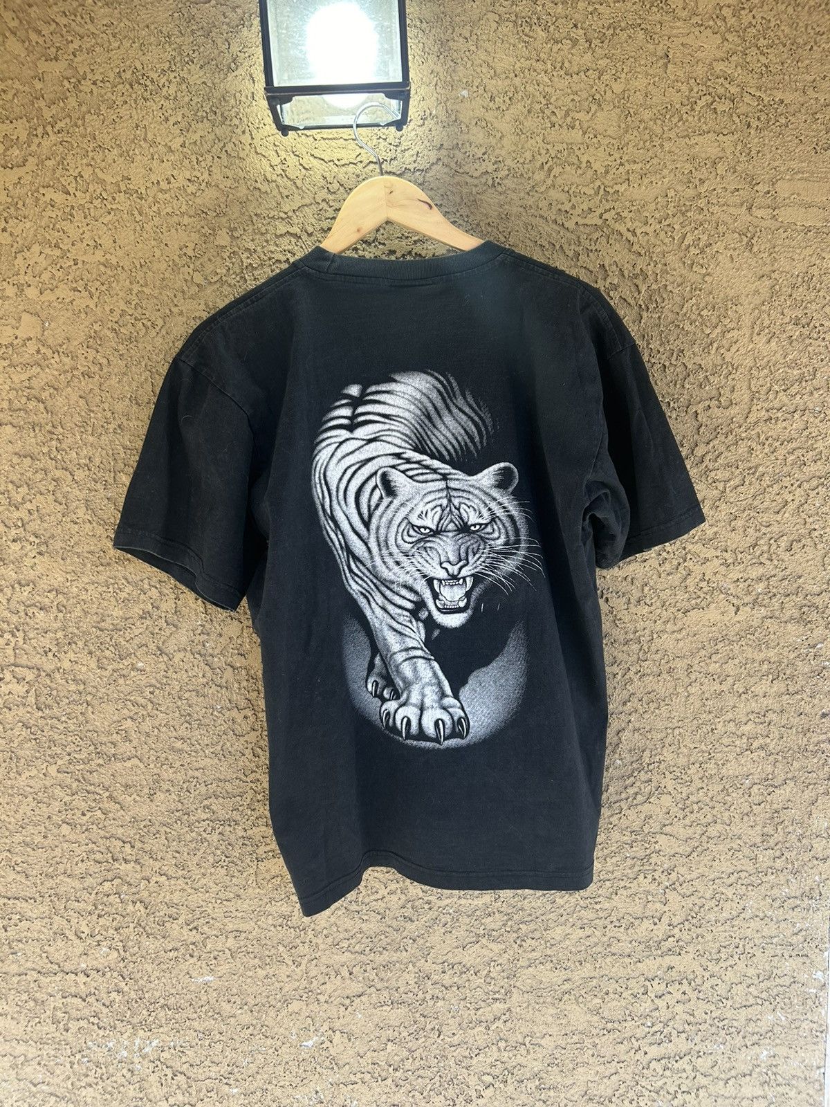 Vintage Black Vintage 90s Tiger Tee Size US L / EU 52-54 / 3 - 3 Thumbnail