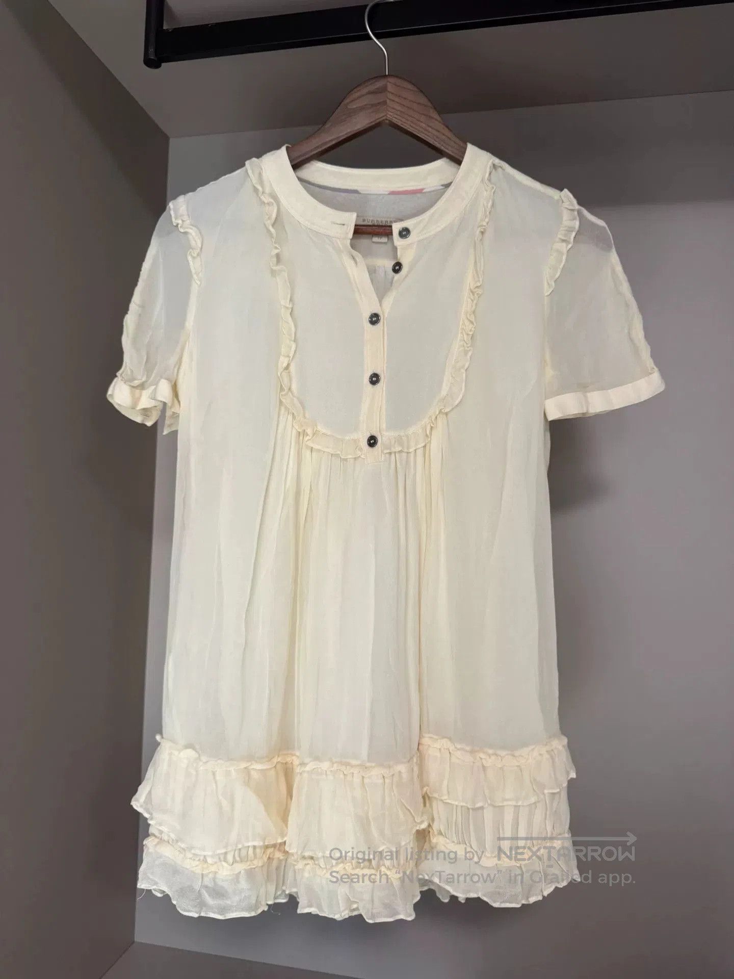 Burberry Burberry Silk Top T-Shirt. Size M / US 6-8 / IT 42-44 - 1 Thumbnail