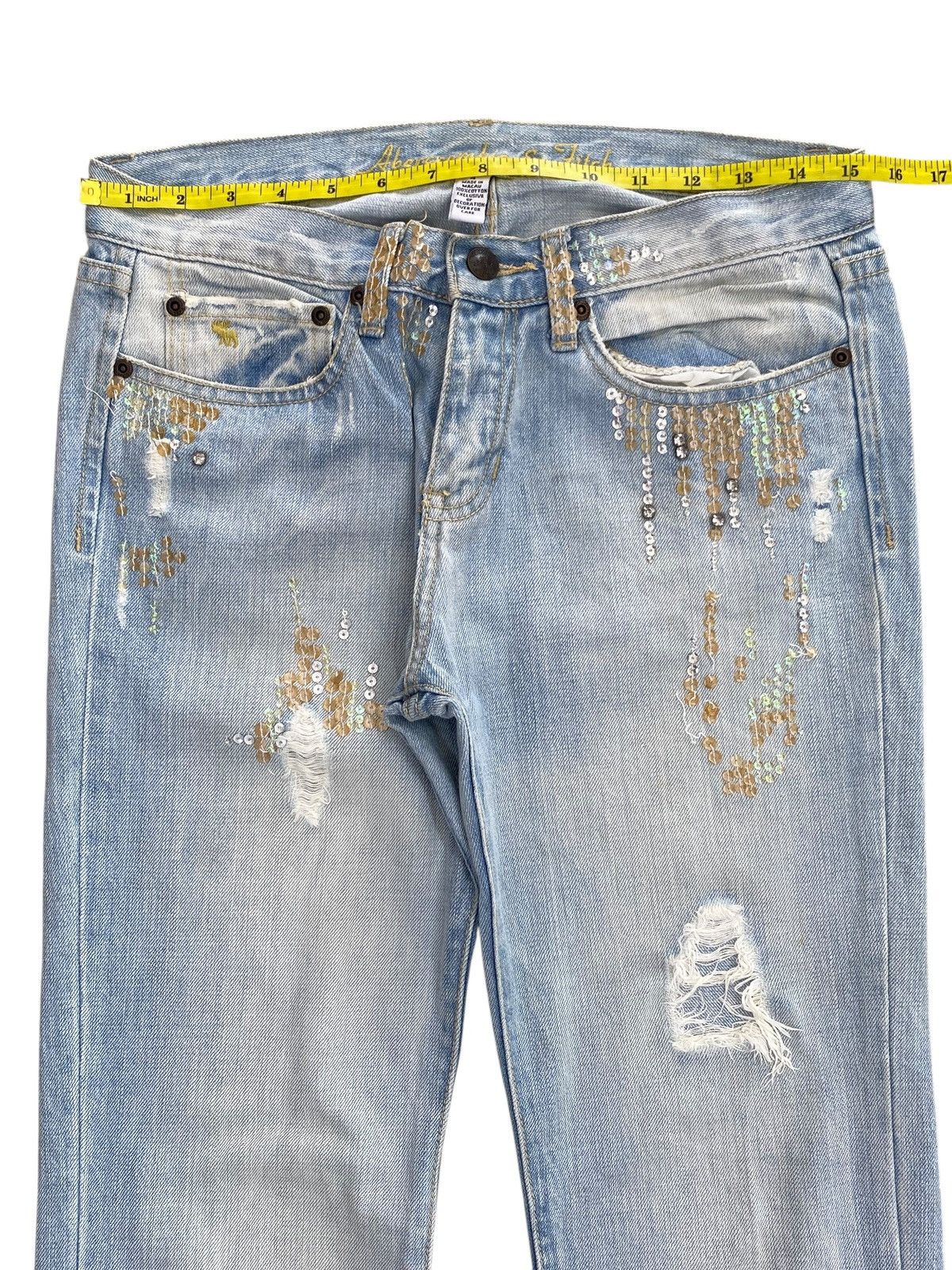 Abercrombie & Fitch Abercrumbie & Fitch Brand Emblised Style Flare Jeans Size US 31 - 9 Thumbnail