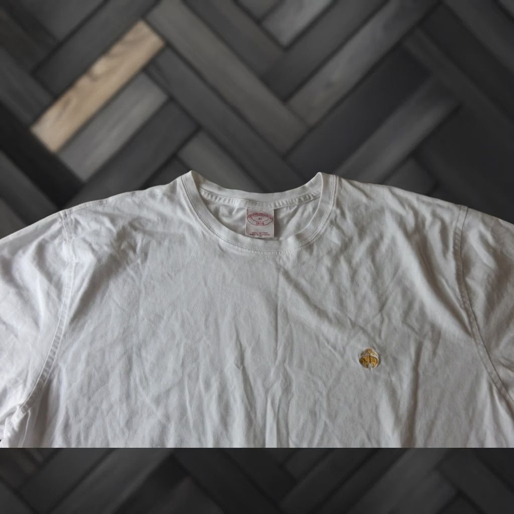 Brooks Brothers Brooks Brothers T-Shirt XL Men White Solid Shirt Regular Size XL Mens Size US XL / EU 56 / 4 - 1 Thumbnail