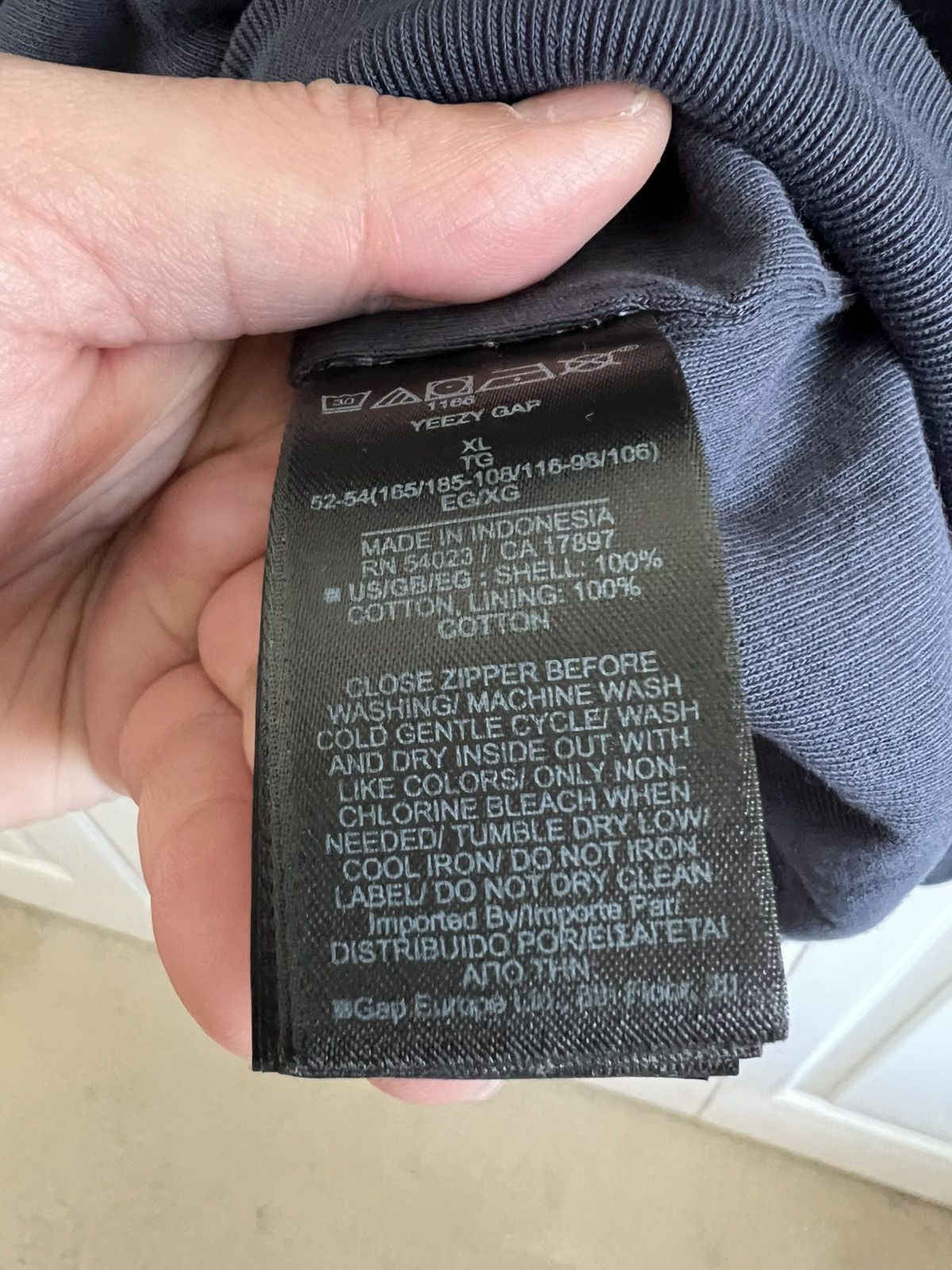 Yeezy Yzy x Gap engineered by Balenciaga hoodie size XL nwot Size US XL / EU 56 / 4 - 5 Thumbnail
