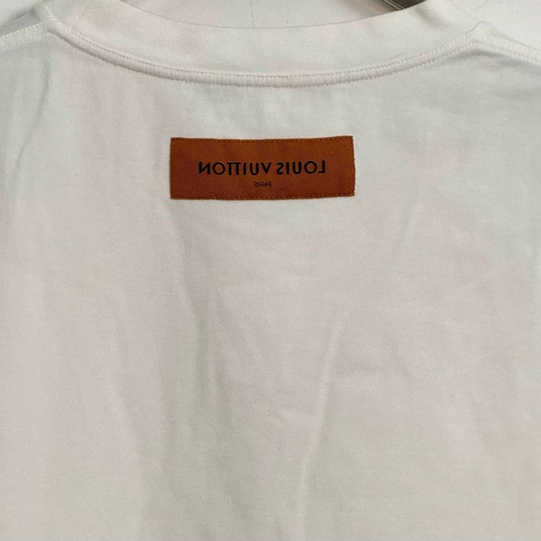 Louis Vuitton Louis Vuitton white embossed pattern short sleeves Size US L / EU 52-54 / 3 - 4 Thumbnail