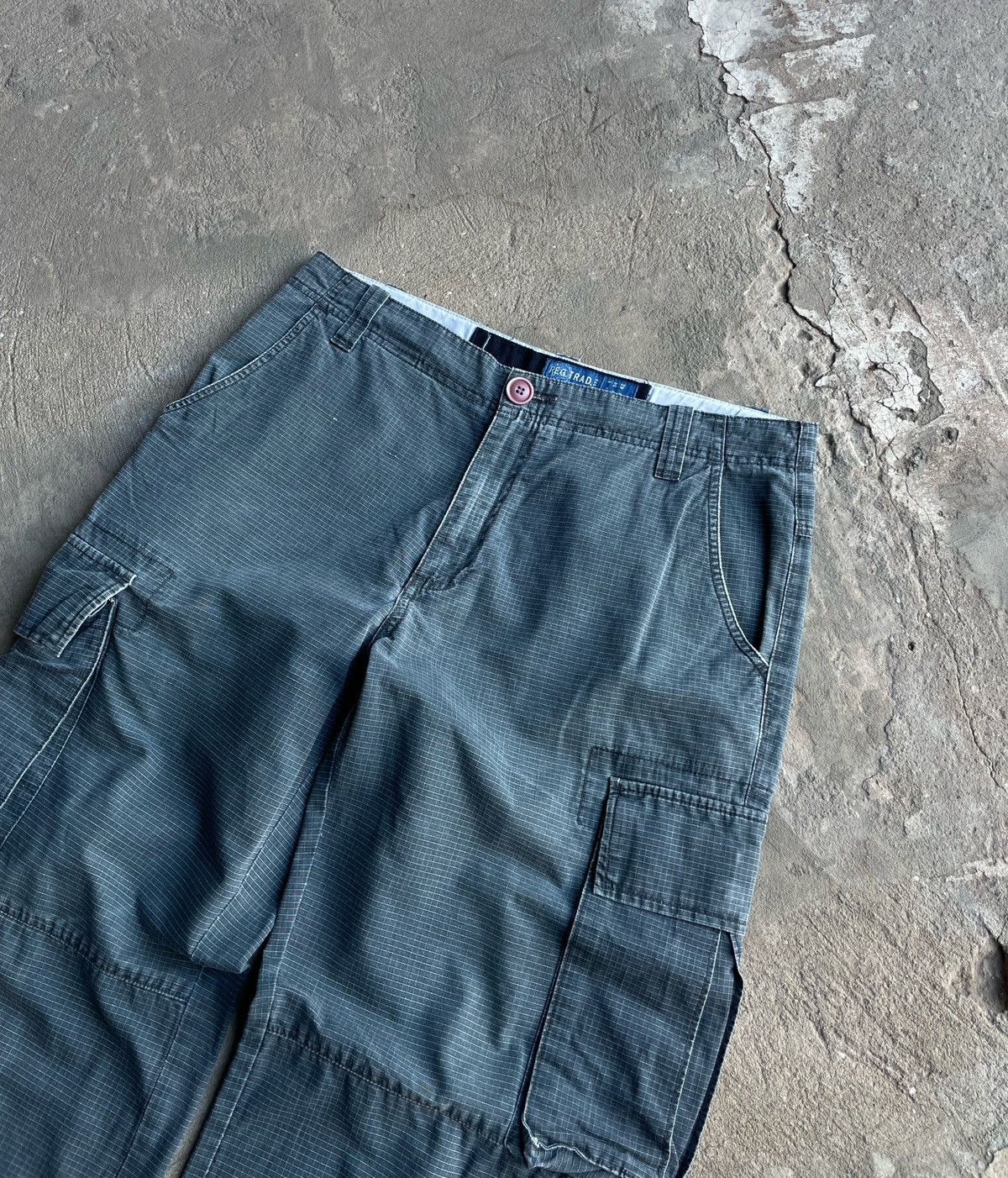 Japanese Brand × Vintage Vintage Japanese Faded Cargo Flared Pants Carhartt Style Size US 35 - 3 Thumbnail