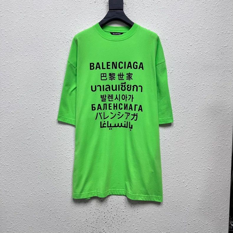 Balenciaga Balenciaga Seven Language Short Sleeve - dmc Size US XS / EU 42 / 0 - 1 Thumbnail