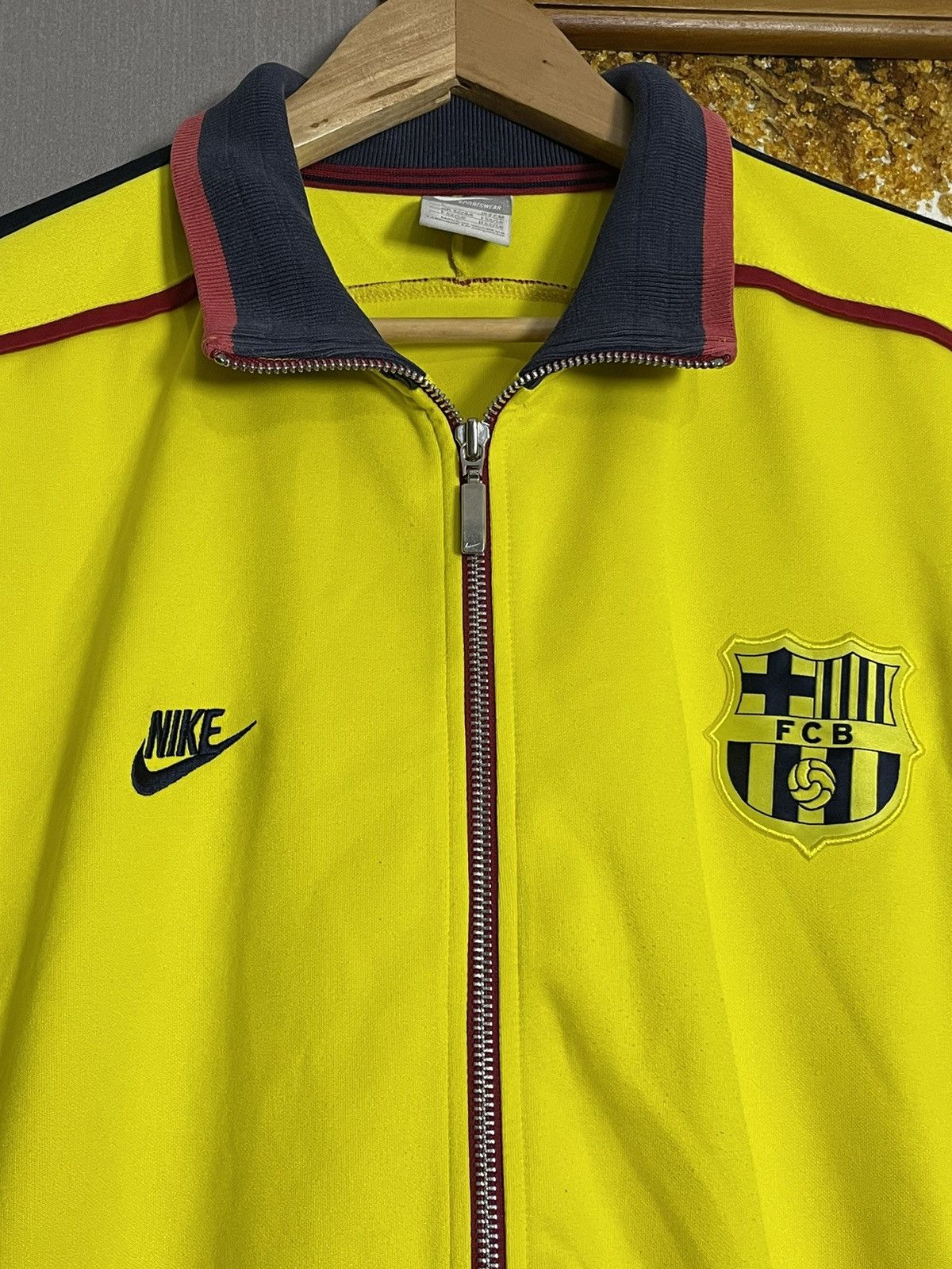 Nike Vintage Nike Barcelona Track Jacket Soccer Jersey Blokecore Size US L / EU 52-54 / 3 - 6 Thumbnail