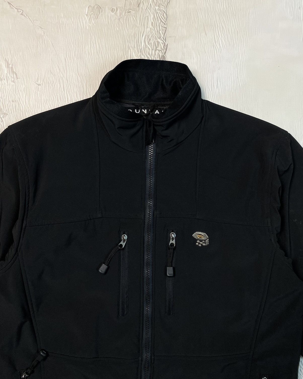 Mountain Hardwear Mountain Hardwear Y2K Gorpcore Black Logo Softshell jacket Size US L / EU 52-54 / 3 - 6 Thumbnail
