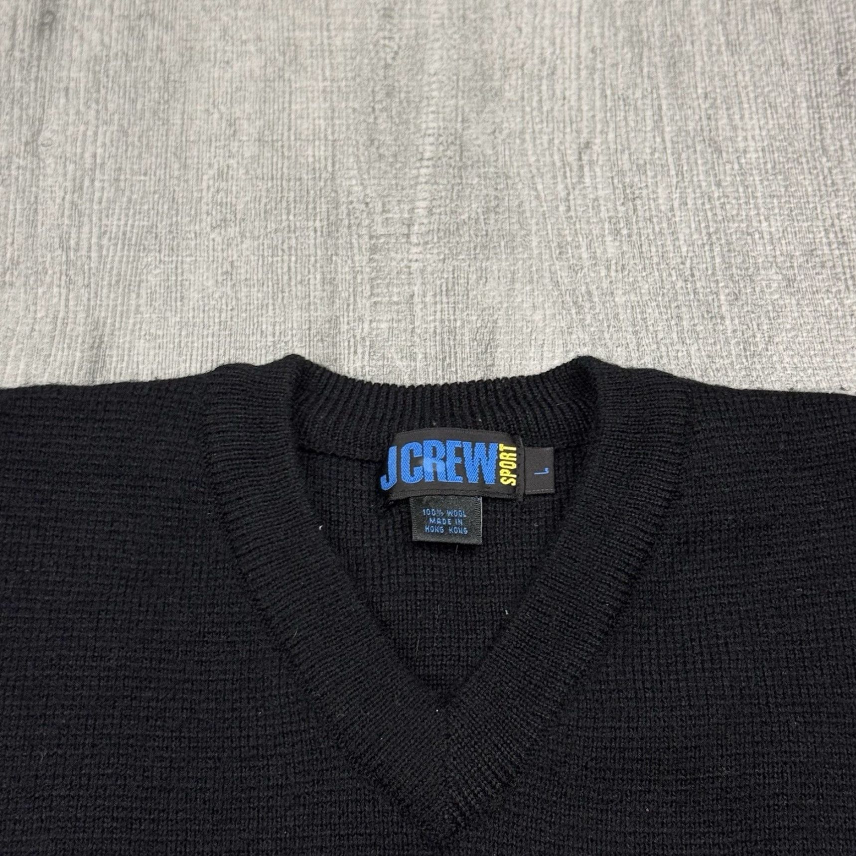 J.Crew Vintage 1980s J.Crew Mens Black Wool V-Neck Sweater Large All Seasons Casual Preppy Size US L / EU 52-54 / 3 - 2 Thumbnail