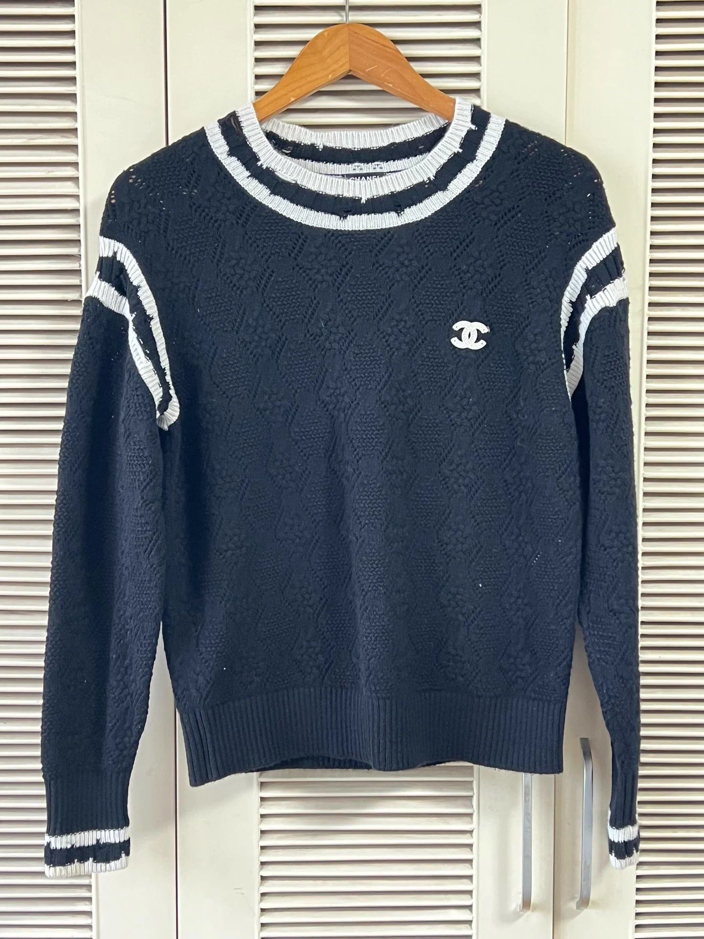 Chanel Chanel 22C Black White Quilted CC Knit Crewneck Sweater 34 Size XS / US 0-2 / IT 36-38 - 1 Thumbnail