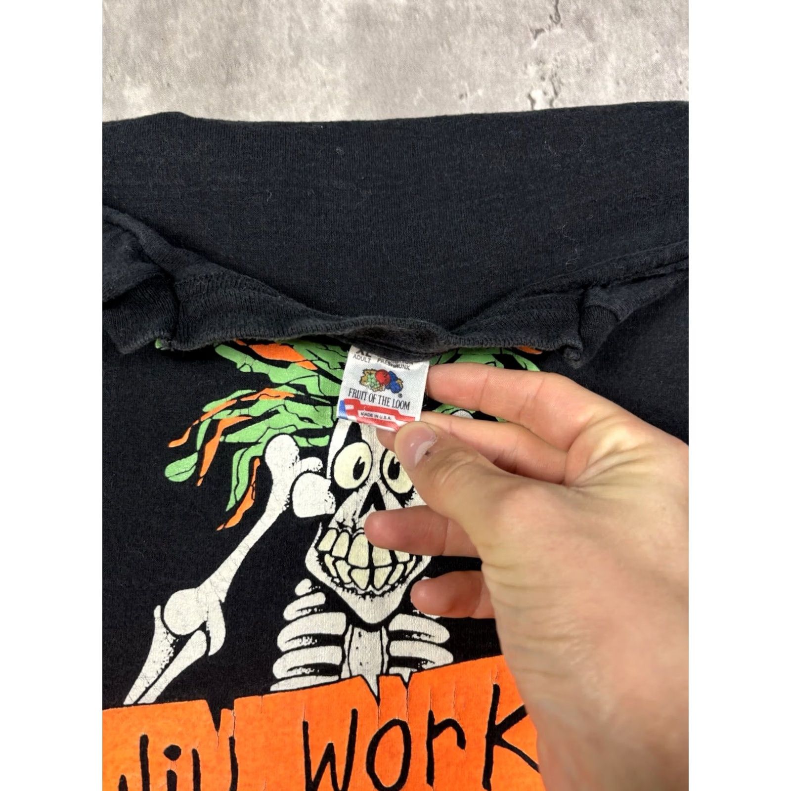 Fruit Of The Loom VINTAGE 90s Will Work For Candy Halloween T Shirt XL Mens Black Cotton Football? Size US XL / EU 56 / 4 - 4 Thumbnail