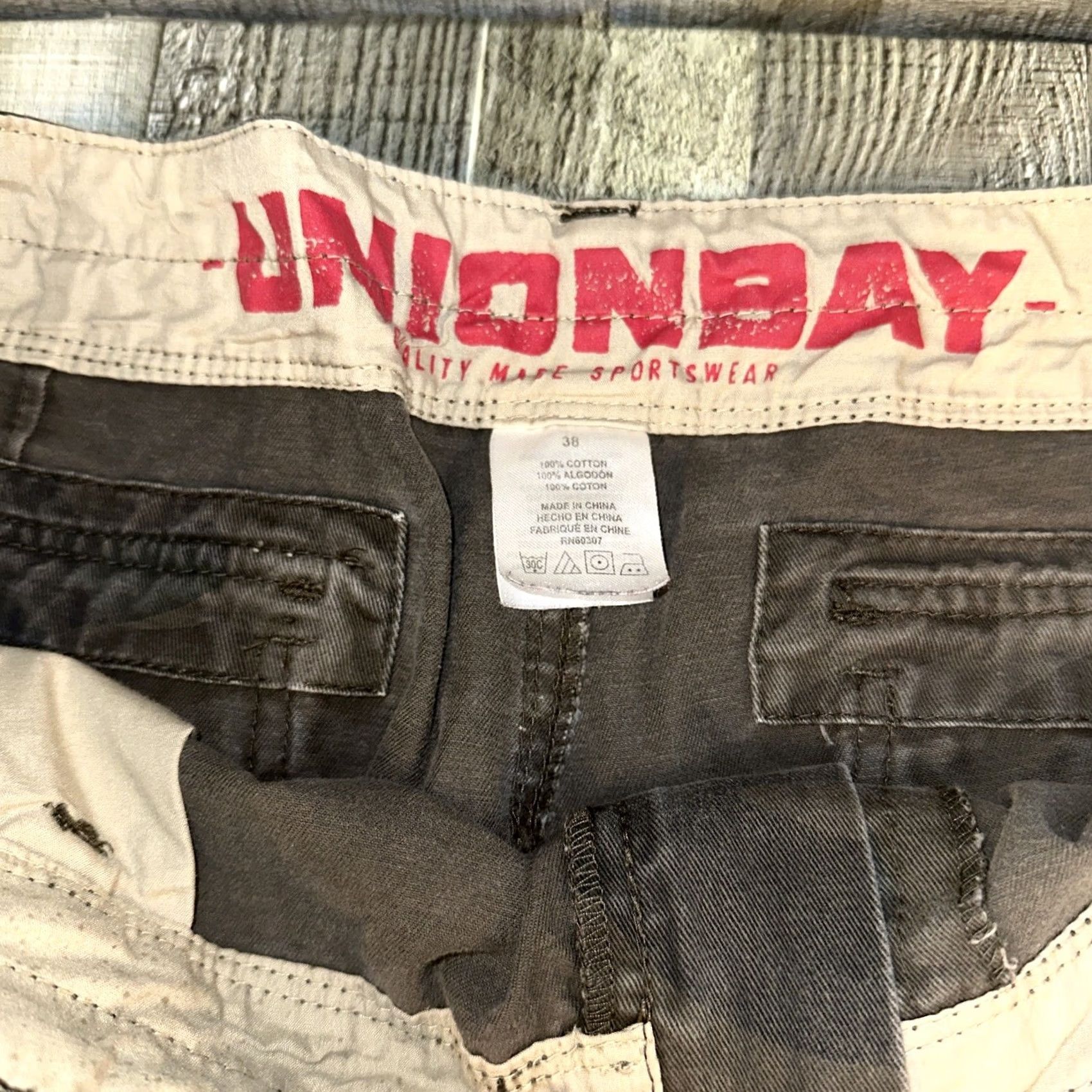 Union LA VINTAGE Men’s Union Bay Cargo Shorts Baggy brown 38 Cargo Mens Size US 38 / EU 54 - 2 Thumbnail